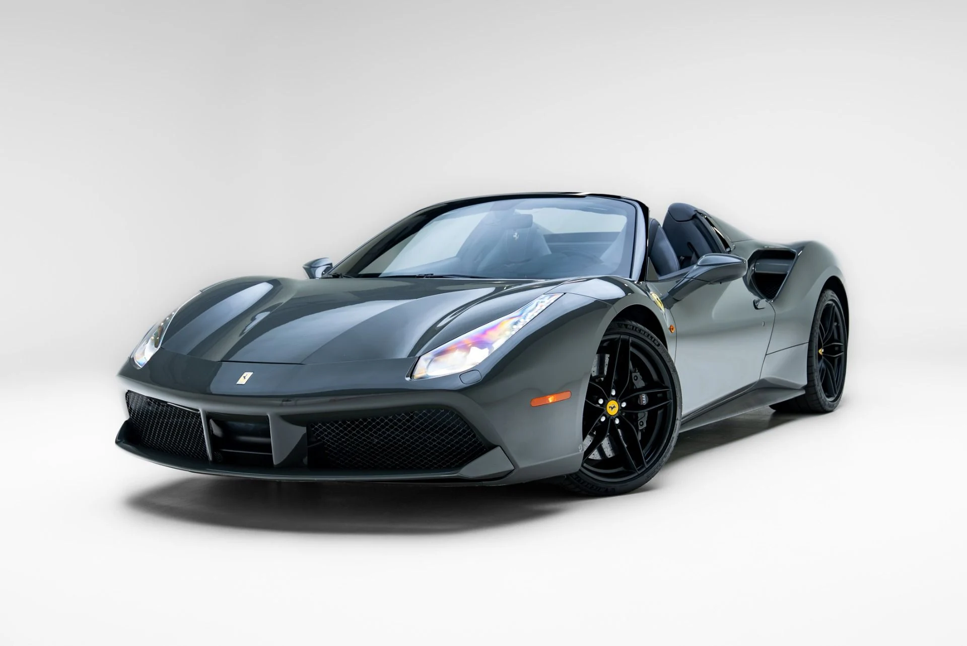 mph018_2093352668_Used_2018_Ferrari_488_Spider_1778276724_3da491c650