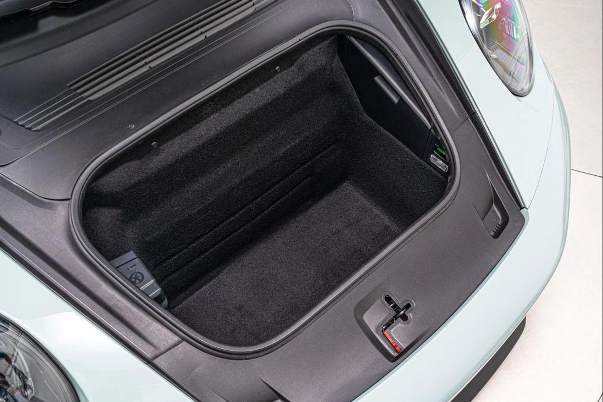 mph018_2098114124_k_Jbs_D9_QU_Sg_Ri_Q_Kc_Ch_Vl5m8i3x74_73ecb01e7f