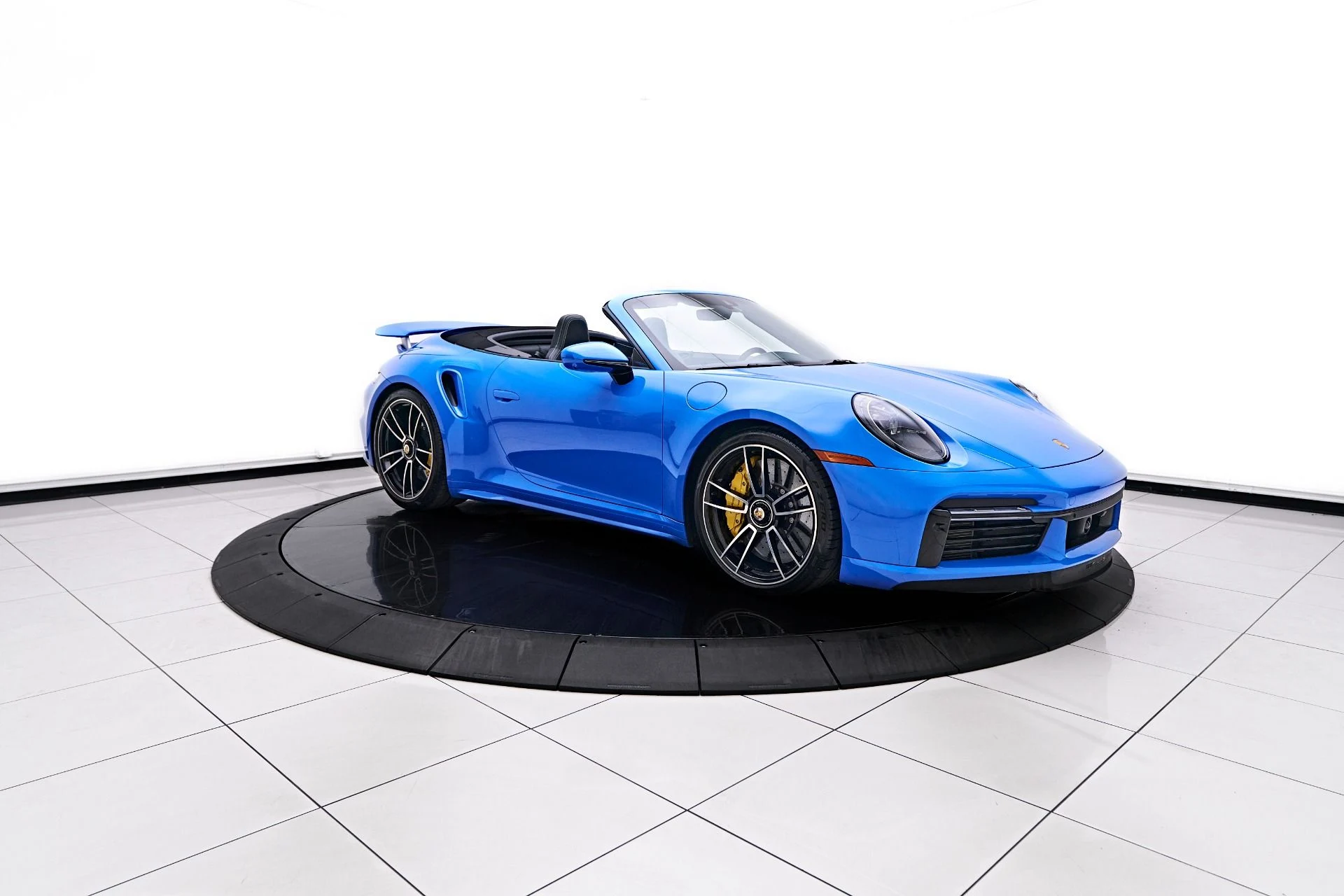 mph018_2098321454_Used_2023_Porsche_911_Turbo_S_1755219386_fa6ed421bf