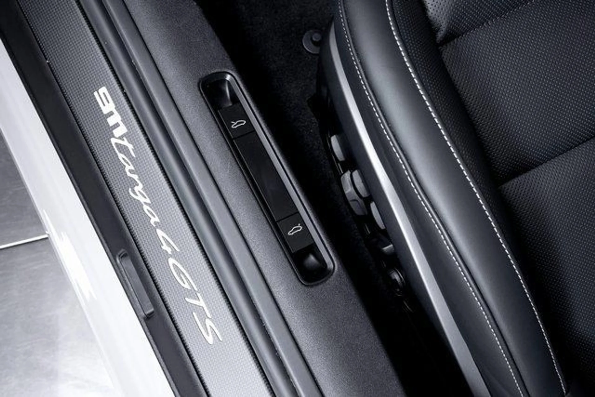 mph018_2104558932_a3e5073ddd1a5919b7e199f96b4d25b2x_65b94bd579