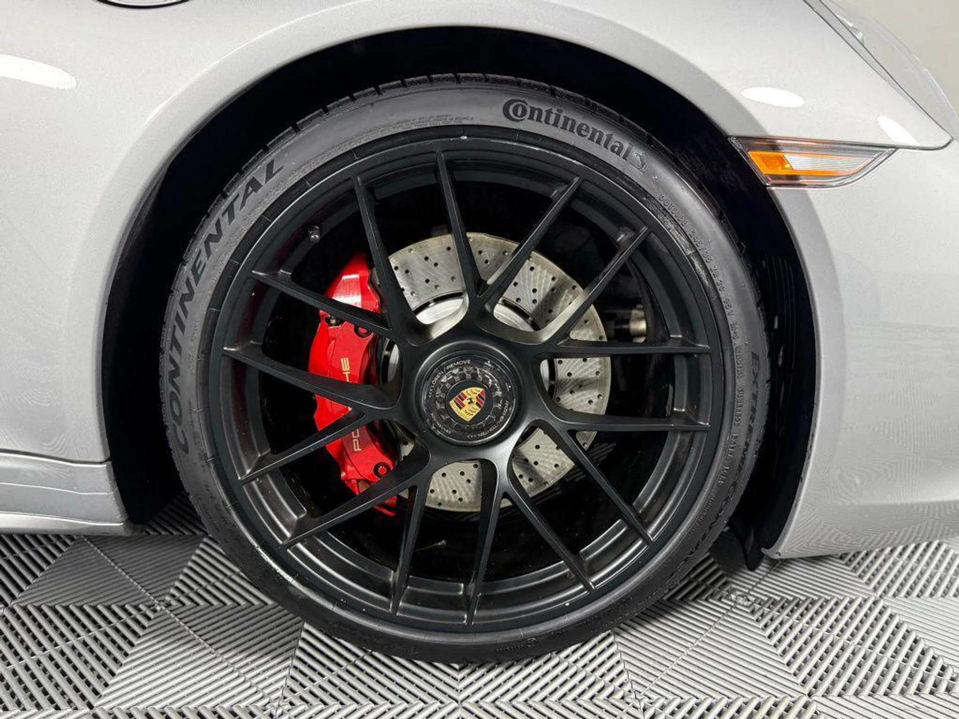 mph018_2104655472_wi73ih0bt_O_Dn_8q_N_Low_Lv_w8e_Y_ec226c8a79