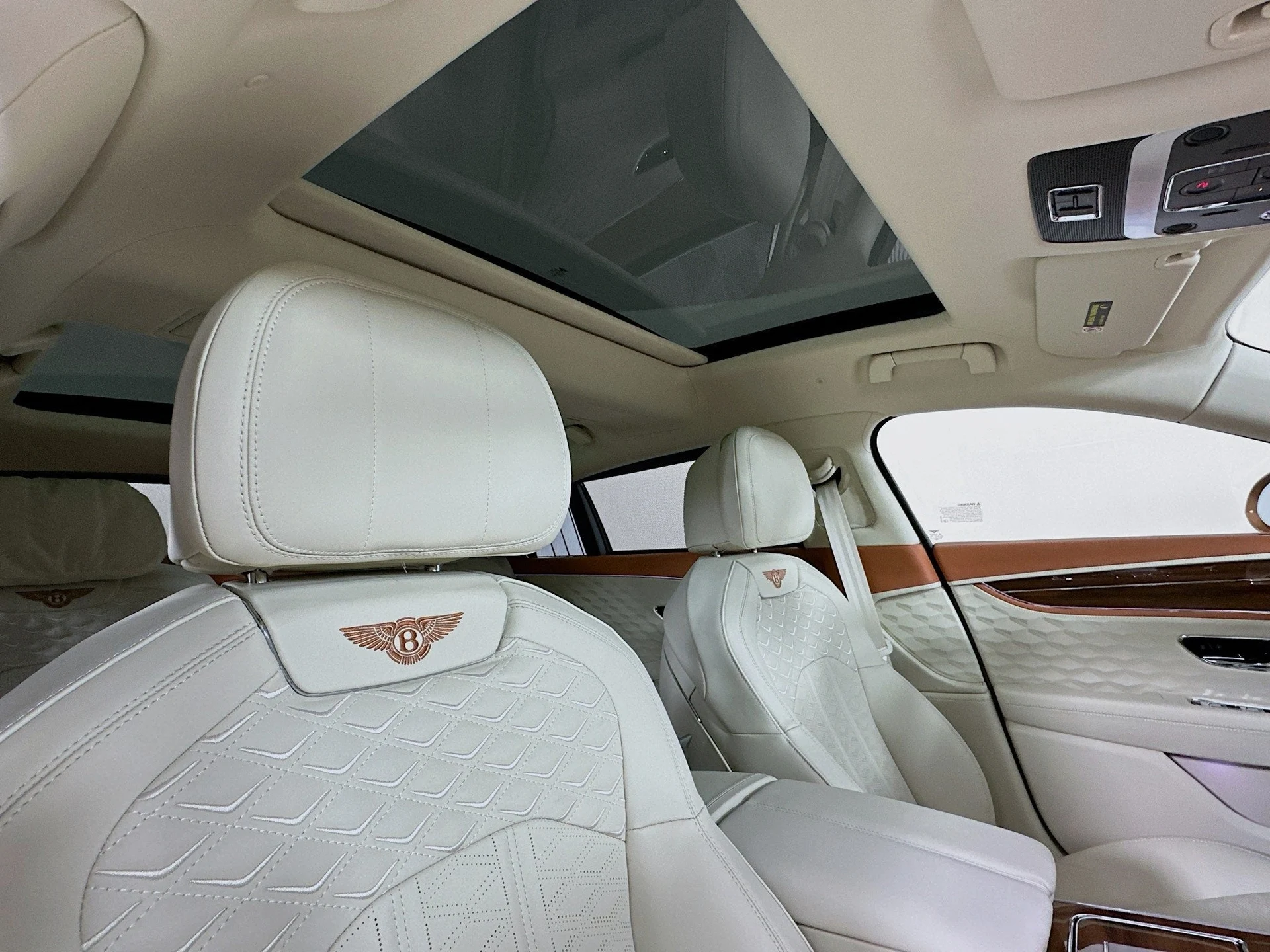 mph018_2123840094_19_f9b1da49b0