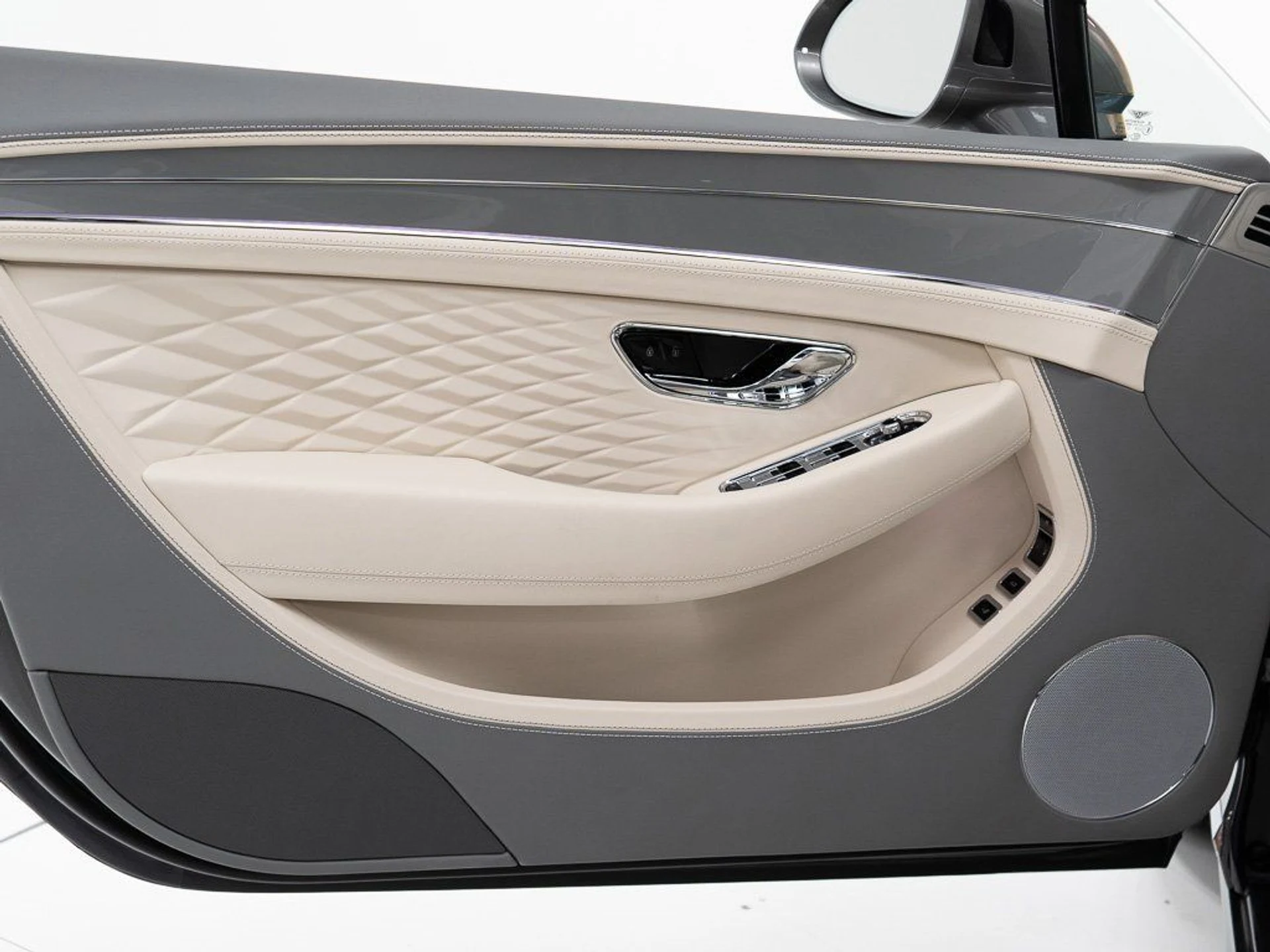 mph018_2136156331_e4452f0c366d05437b4f20f33184adec_8451669e9a