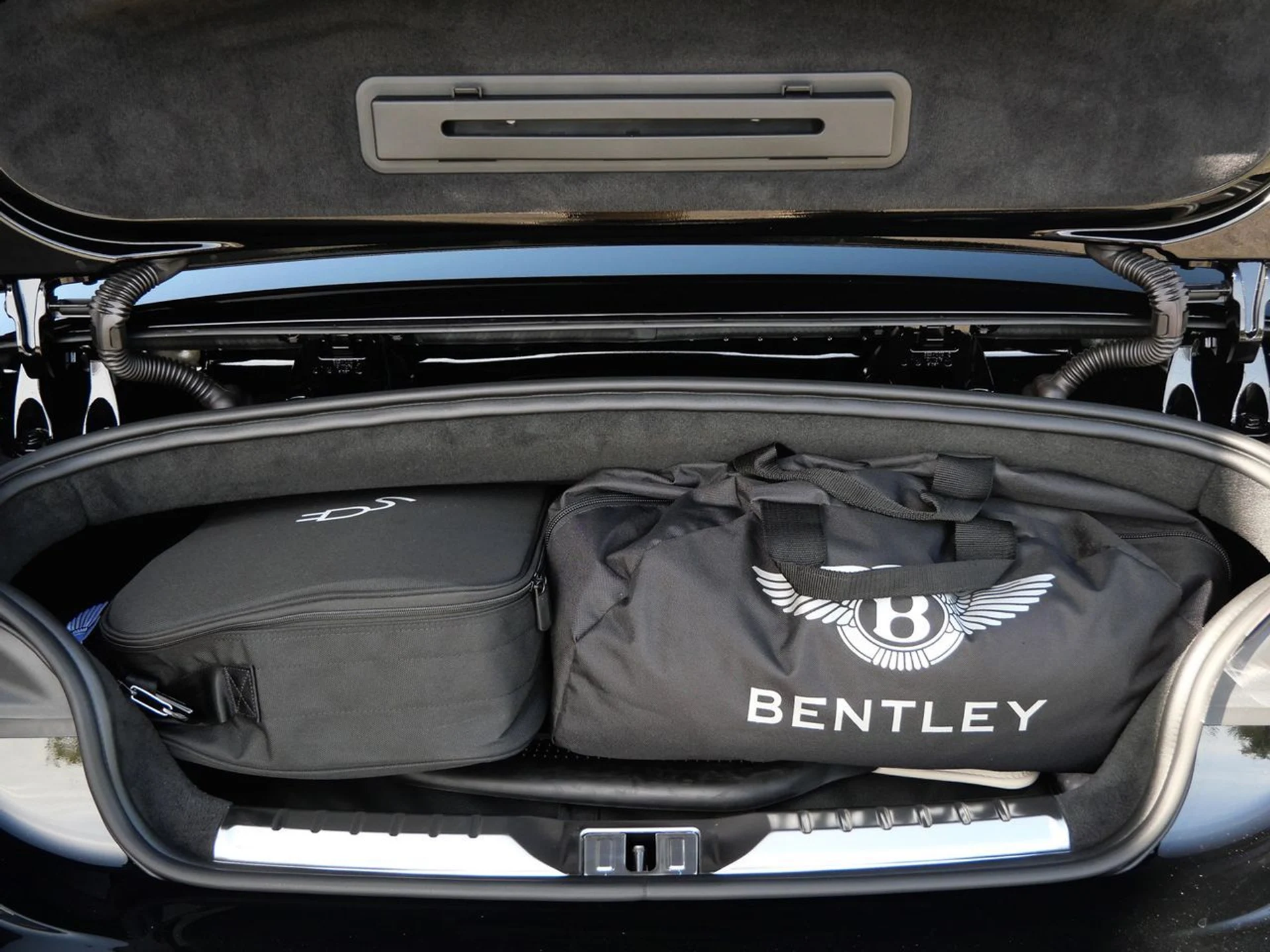 mph018_2139211852_f55bc230f543e84e8d767ddb883071eax_d7a1438a9a