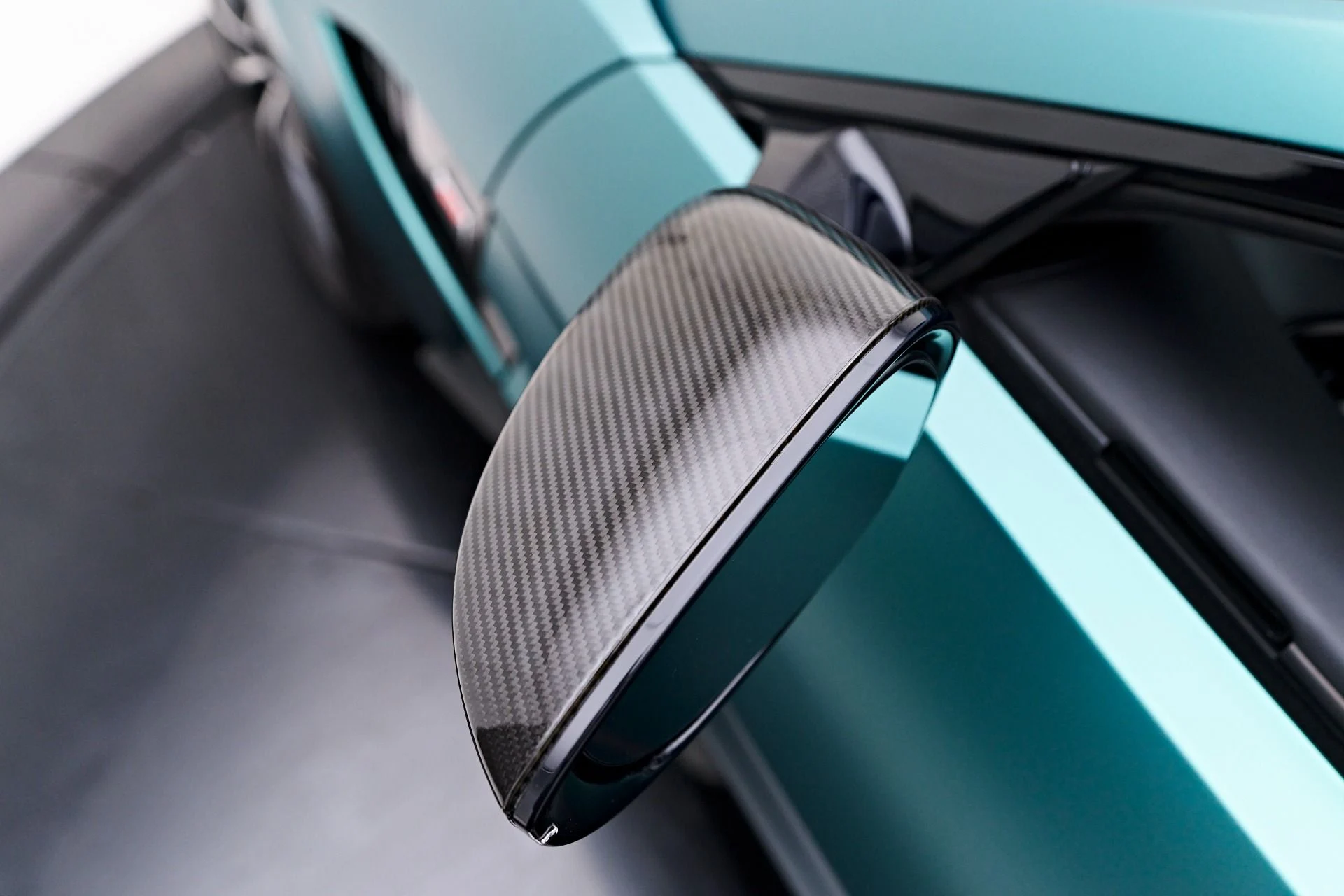 mph018_2144533766_Used_2022_Aston_Martin_Vantage_F1_Edition_1756259692_b0fd13ab2a