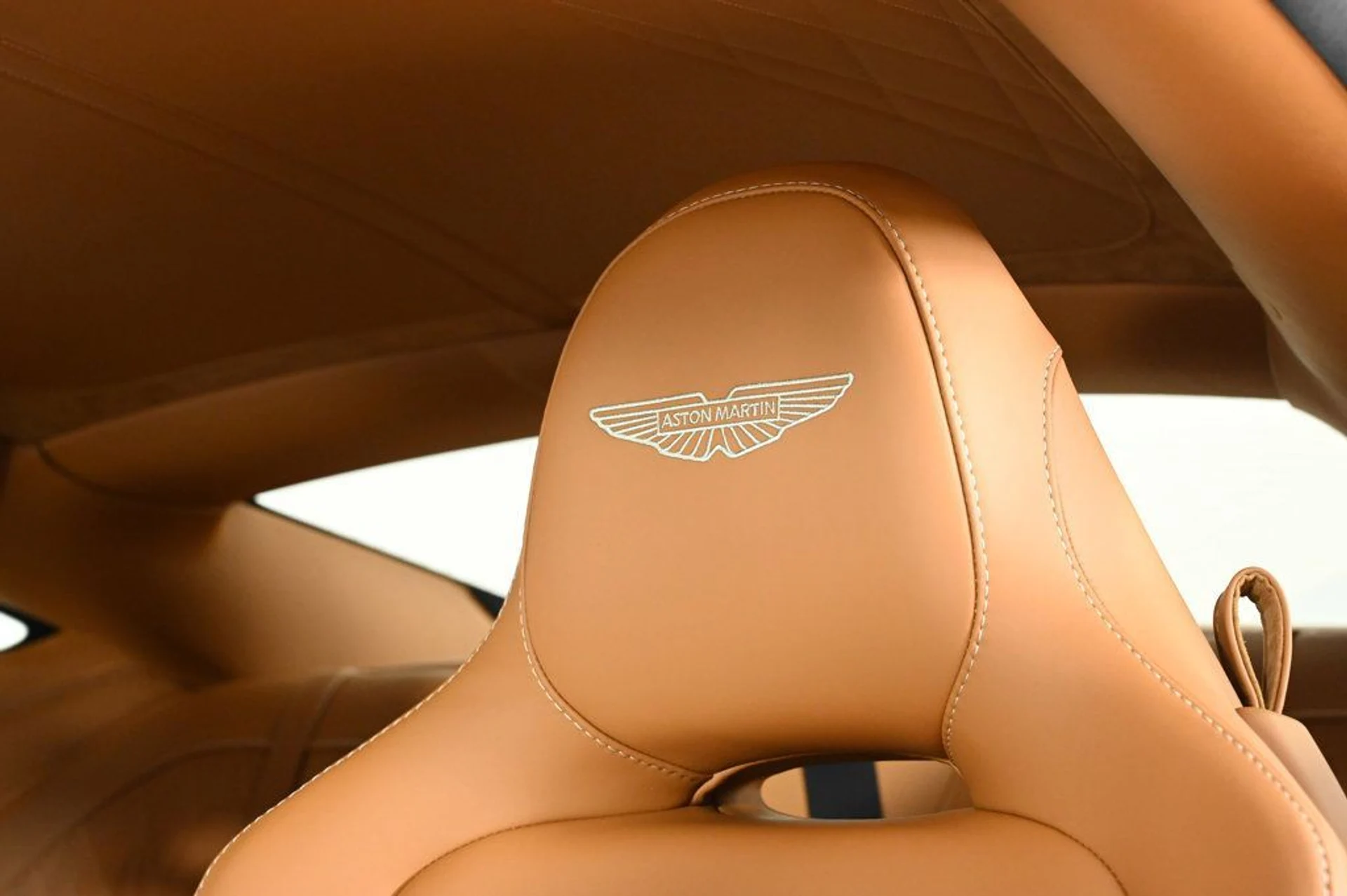 mph018_215515844_new_2026_aston_martin_db12_coupe_11350_22943033_18_1024_11729f26e1