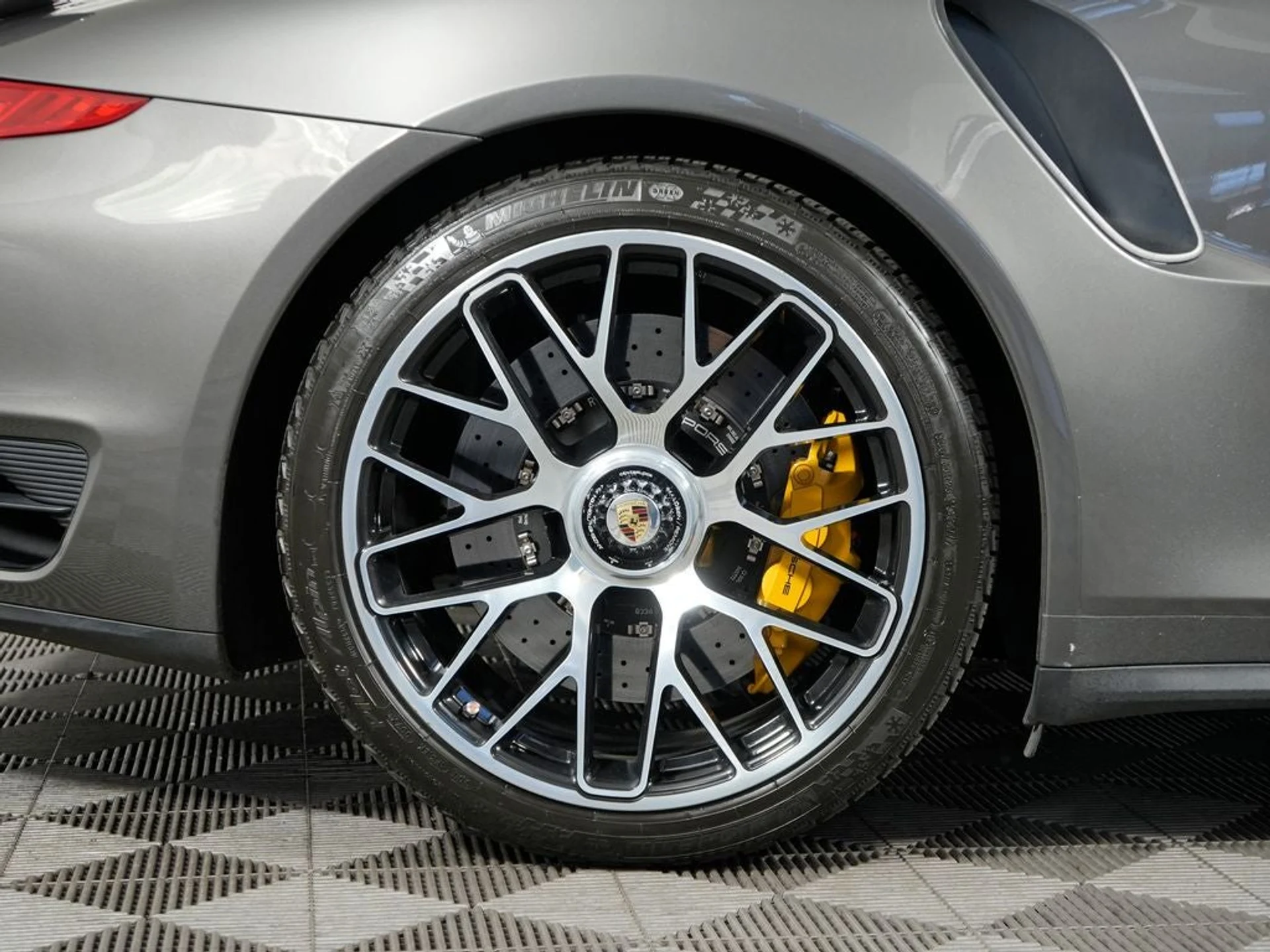 mph018_2157437677_19_86f587bee9