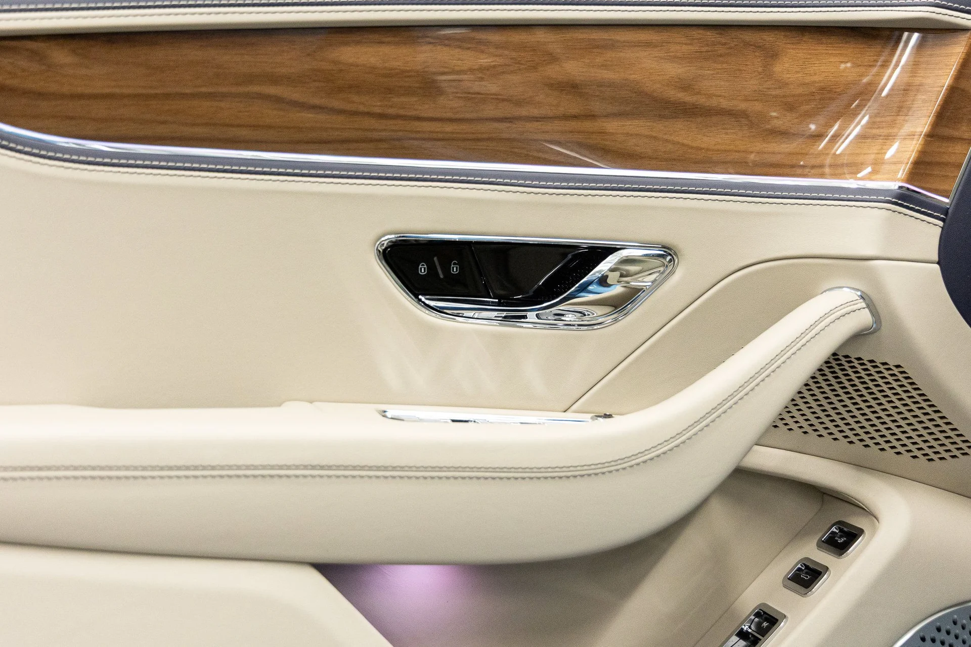 mph018_2164284905_3cdceeff69dcbc4df257ba7197e71fc8x_89d3cf0a12