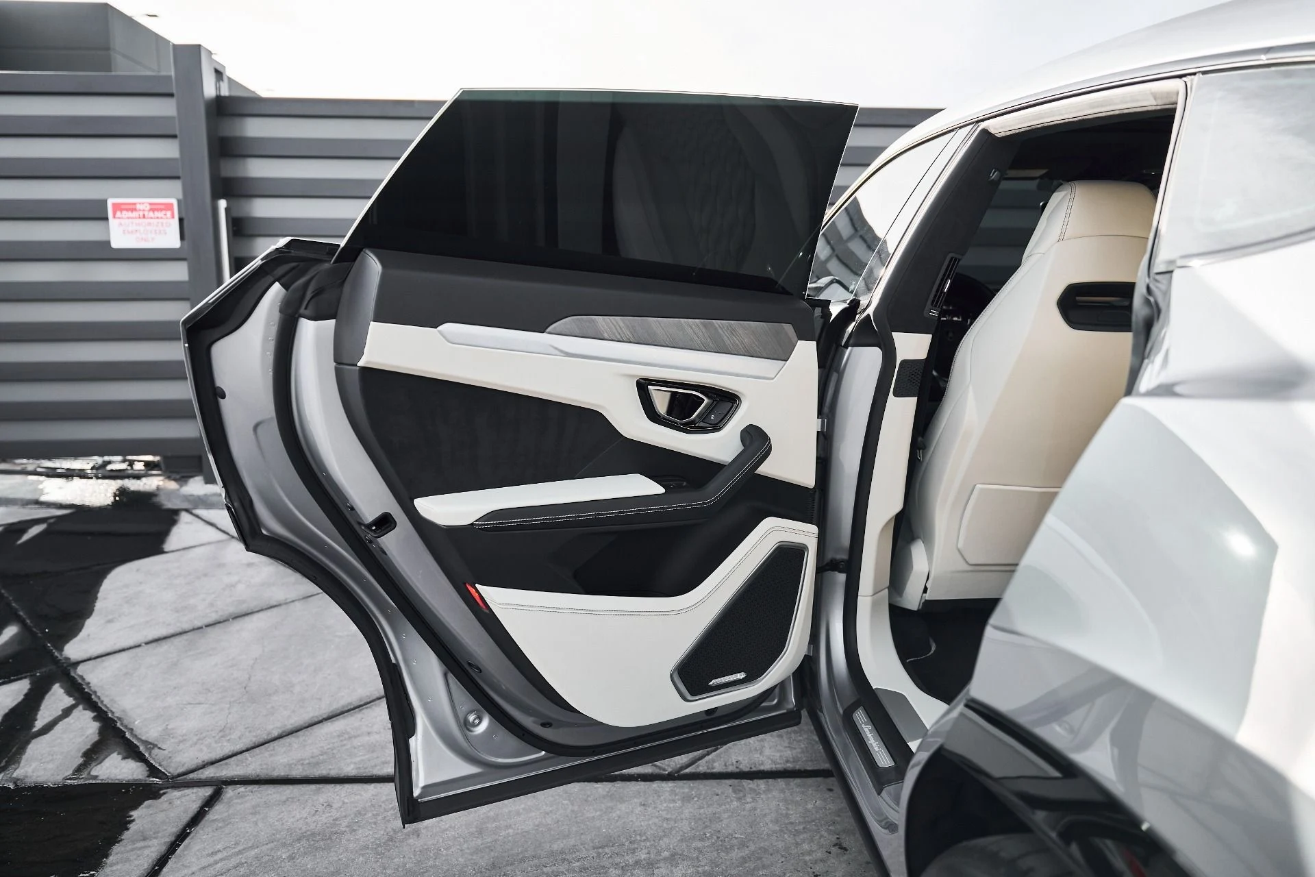 mph018_2164942055_Used_2021_Lamborghini_Urus_1771117236_197643676e