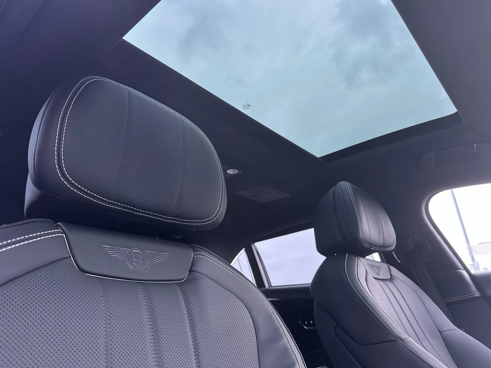 mph018_2173031576_New_2026_Bentley_Flying_Spur_1766589033_335eacfce9