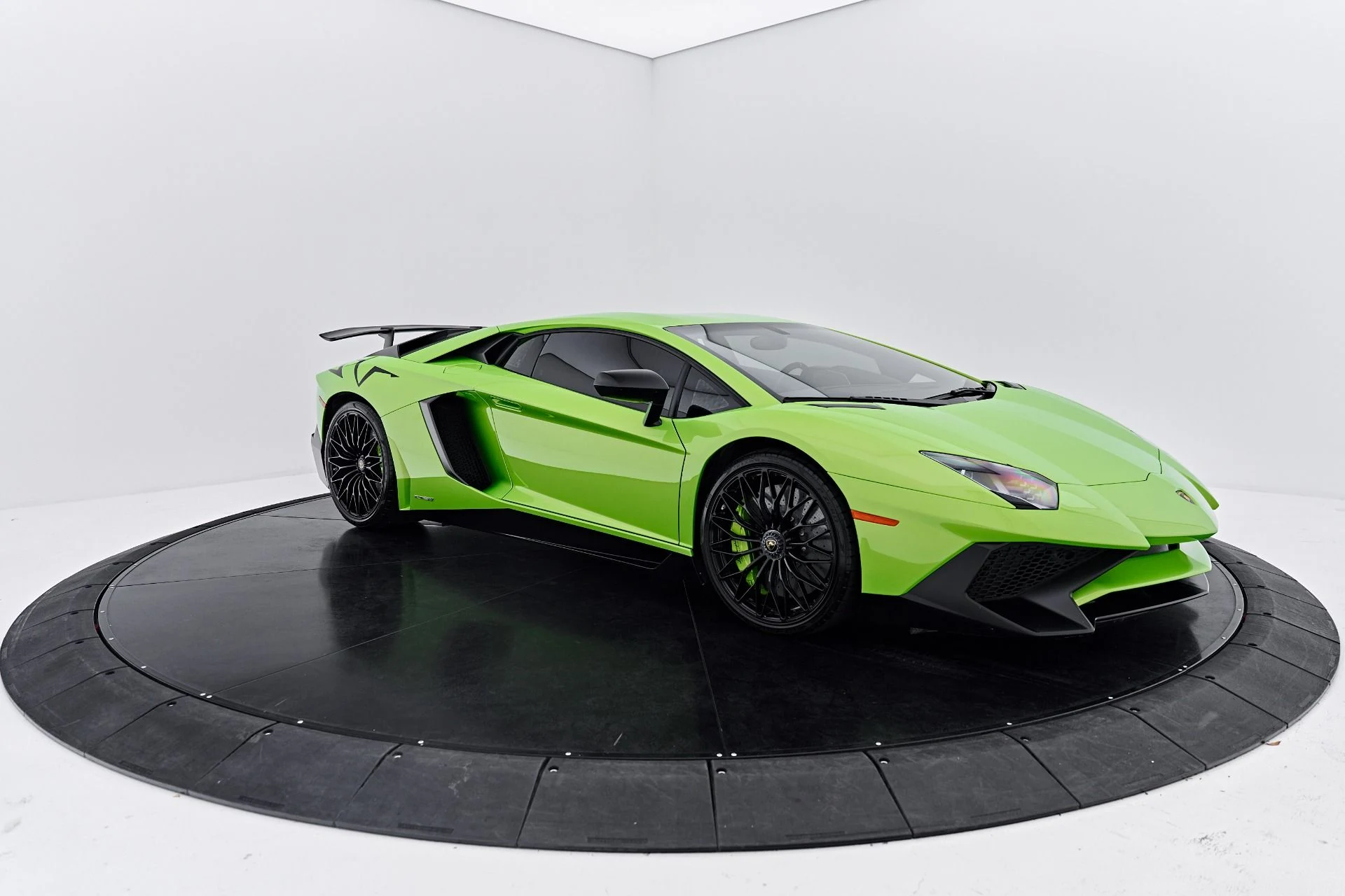 mph018_2174468799_Used_2016_Lamborghini_Aventador_LP_750_4_Super_Veloce_1791227458_89a3a6c416