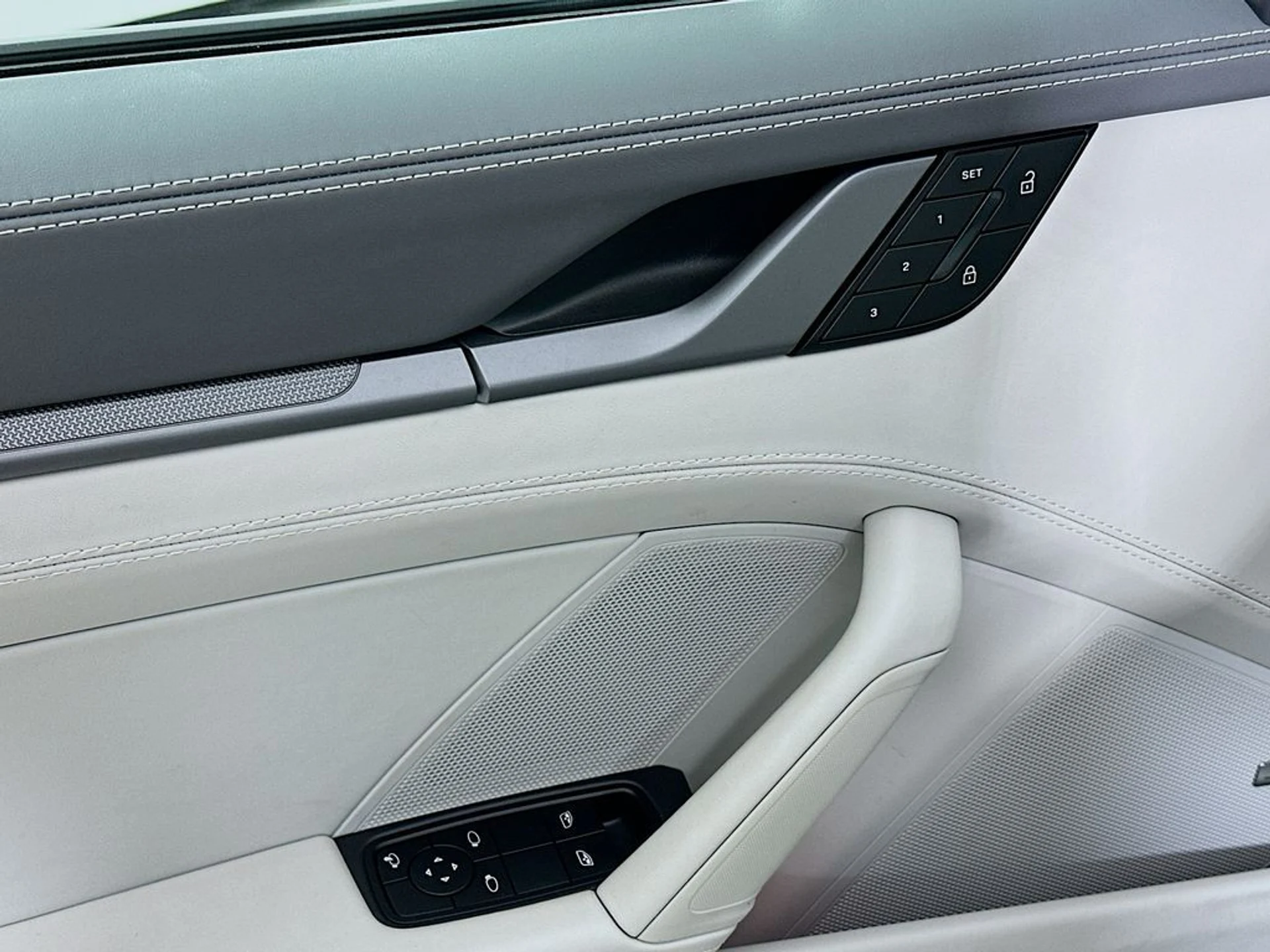 mph018_2174643585_690999c28b9d98ab18543260f843963fx_85ccce51a4