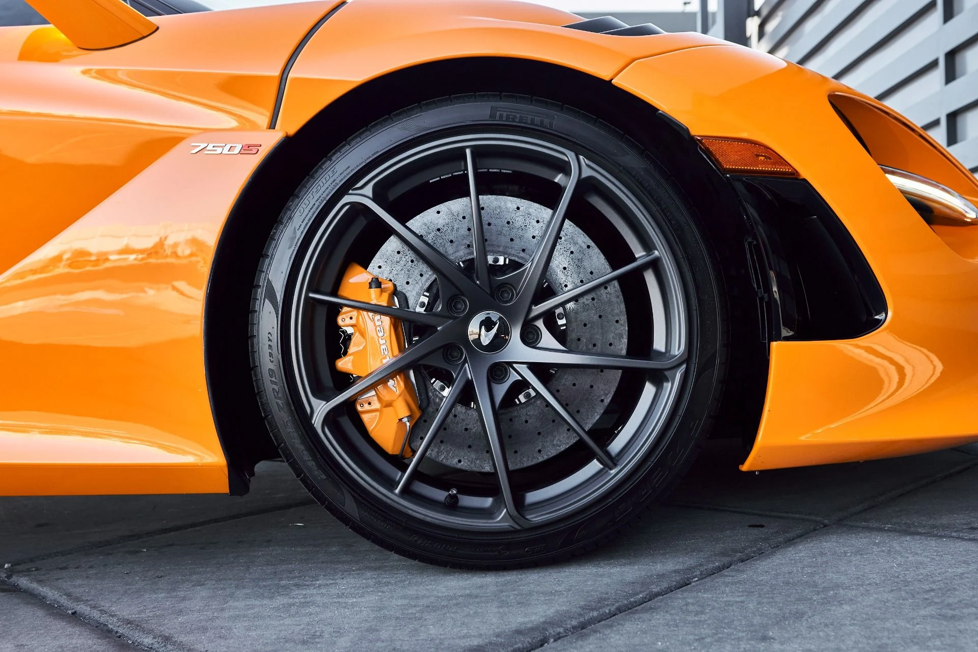 mph018_2175843360_Used_2024_Mc_Laren_750_S_1765410651_326cf71e63