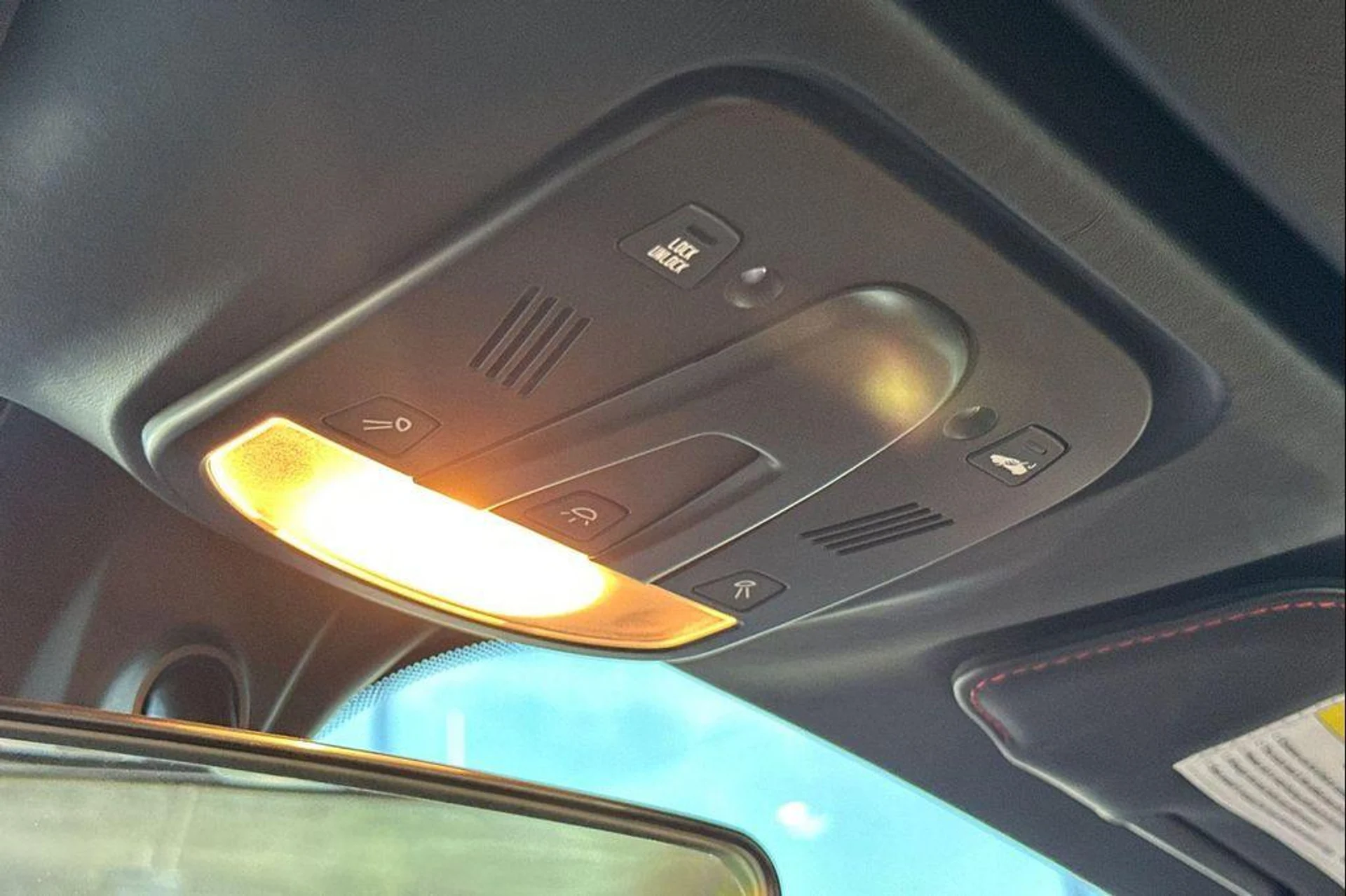 mph018_2178532716_j_NDWK_Gb72_R0g_OT_95_Ss5_RVNVZYZU_a3fad30a43