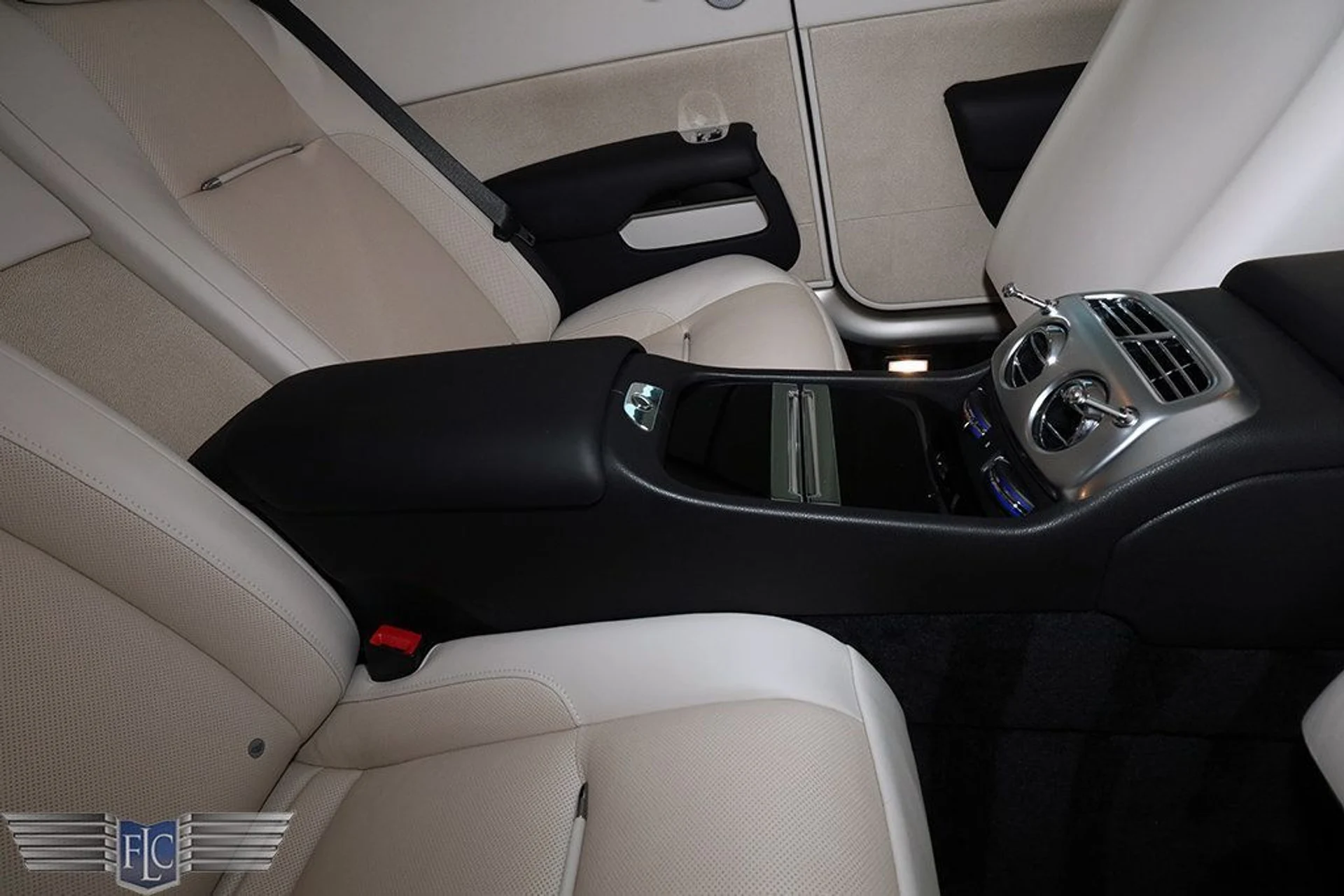 mph018_2180954931_used_2015_rolls_royce_wraith_2drcoupe_9689_22975127_19_1024_e0a703d6e2
