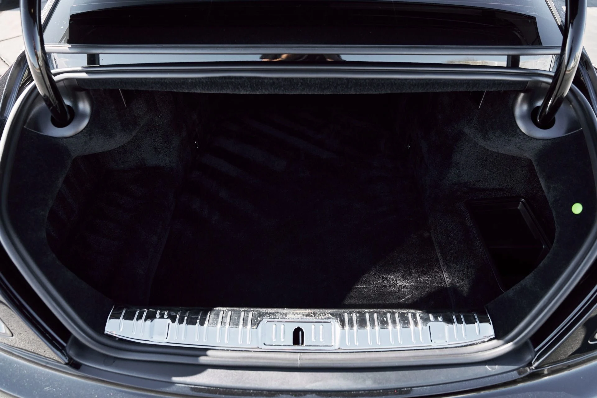 mph018_2181540291_Used_2015_Rolls_Royce_Wraith_1770669809_a43908b937