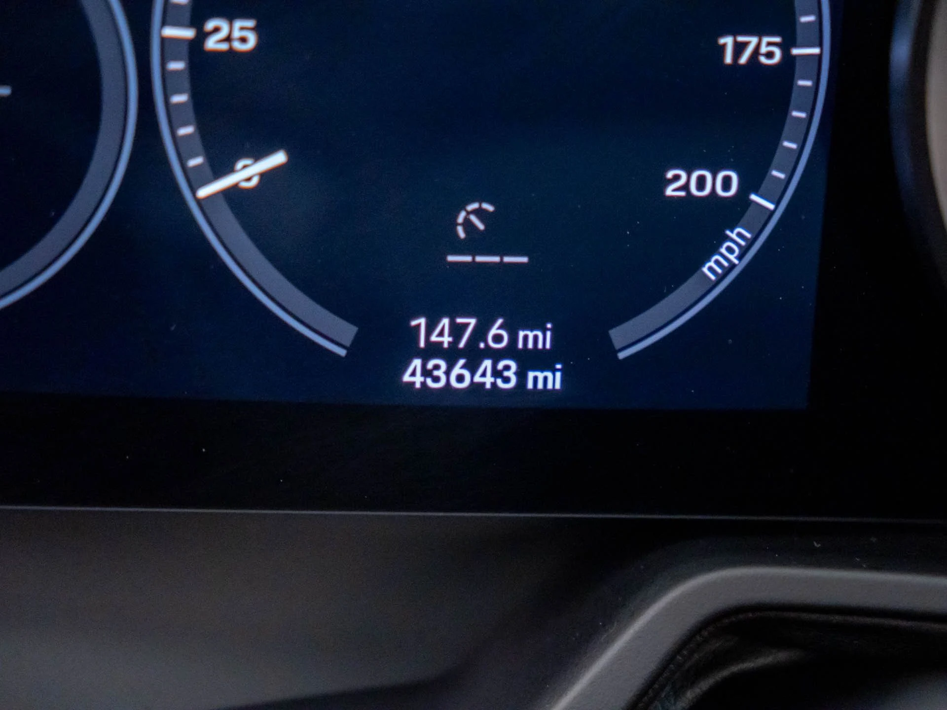 mph018_2181567141_4c45873c86ac4d857ef23f67ea74b5a1x_8c1de03afd