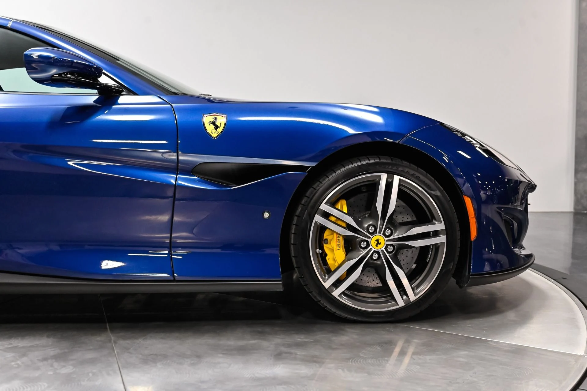 mph018_2181915801_Used_2019_Ferrari_Portofino_Base_1790278406_1a51539ee1