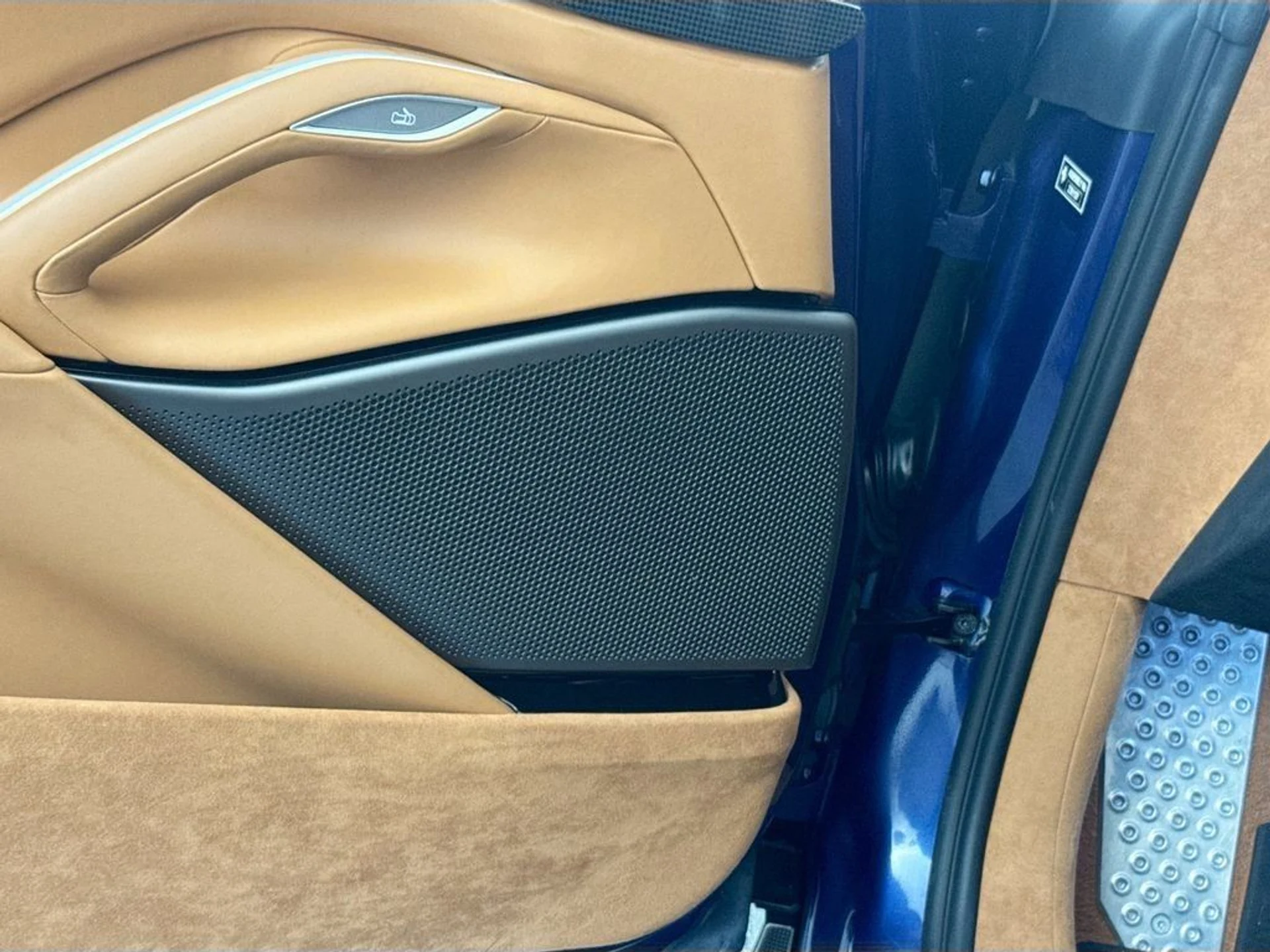 mph018_2183911816_b35f8ef1452ef52340458211bc658f0b_10d2a1d7ca