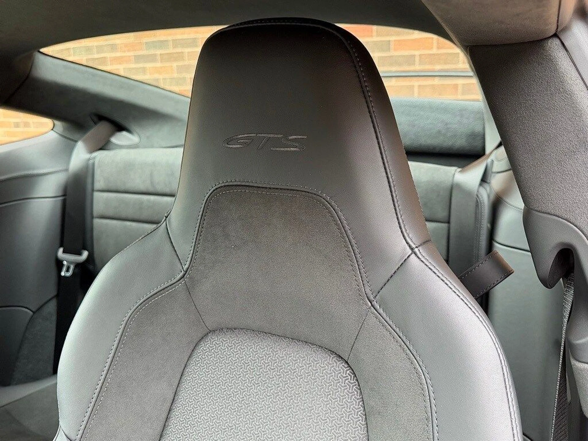 mph018_2185789618_206e26d8db0770426f6f5f7ca91d9344x_0c62f28111