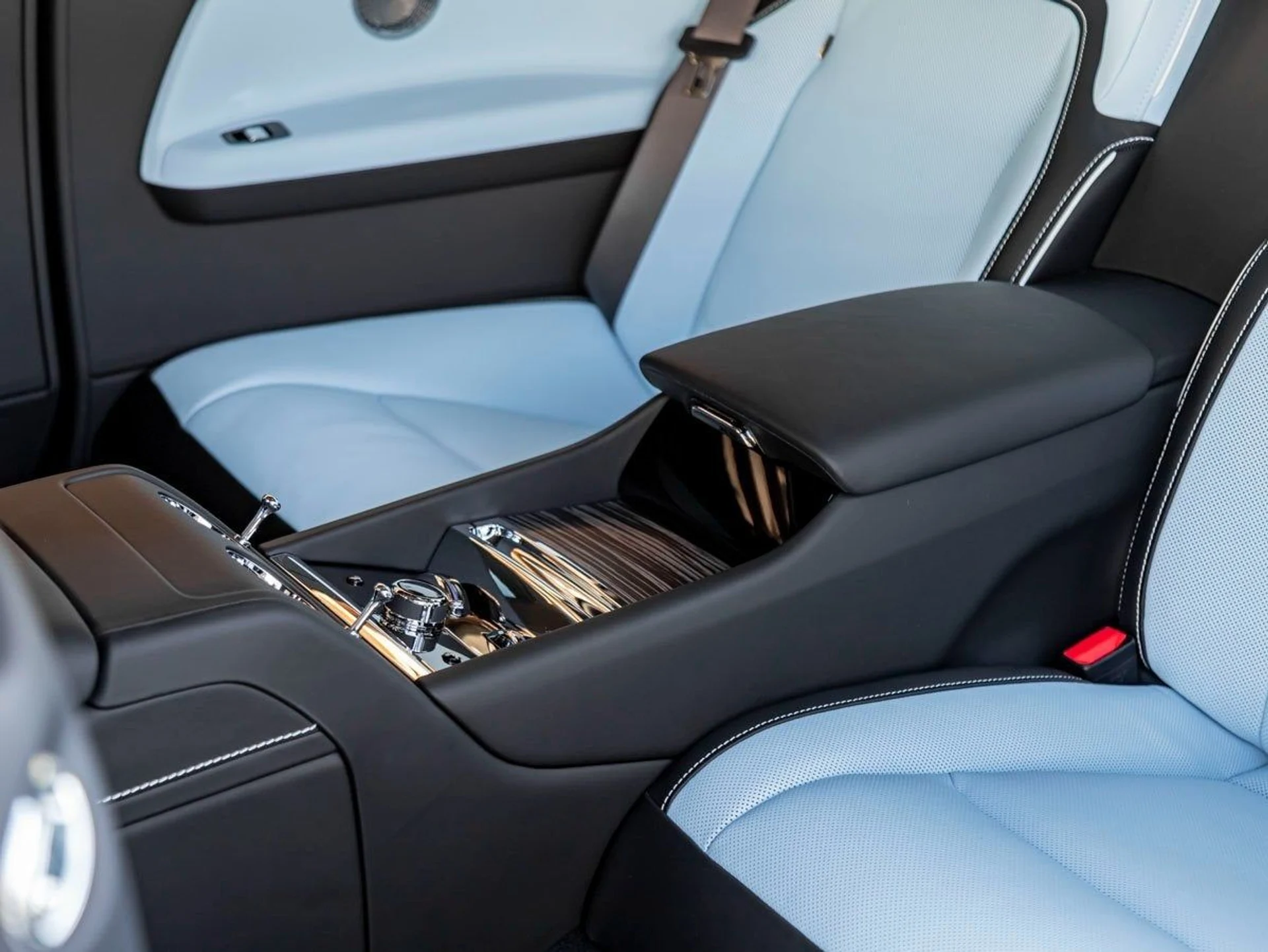 mph018_2187090275_19_932bb8632e