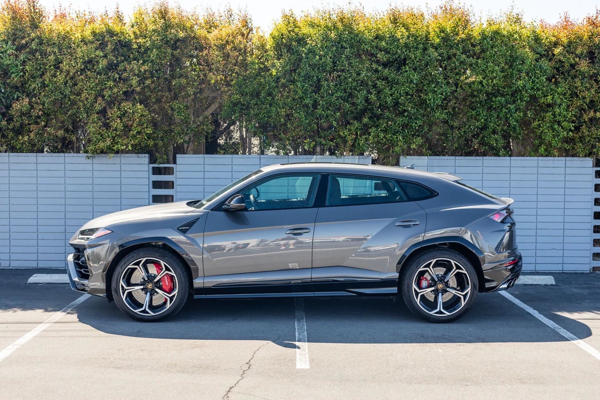 mph018_2188026928_Used_2021_Lamborghini_Urus_1744329773_8e5f64c6aa