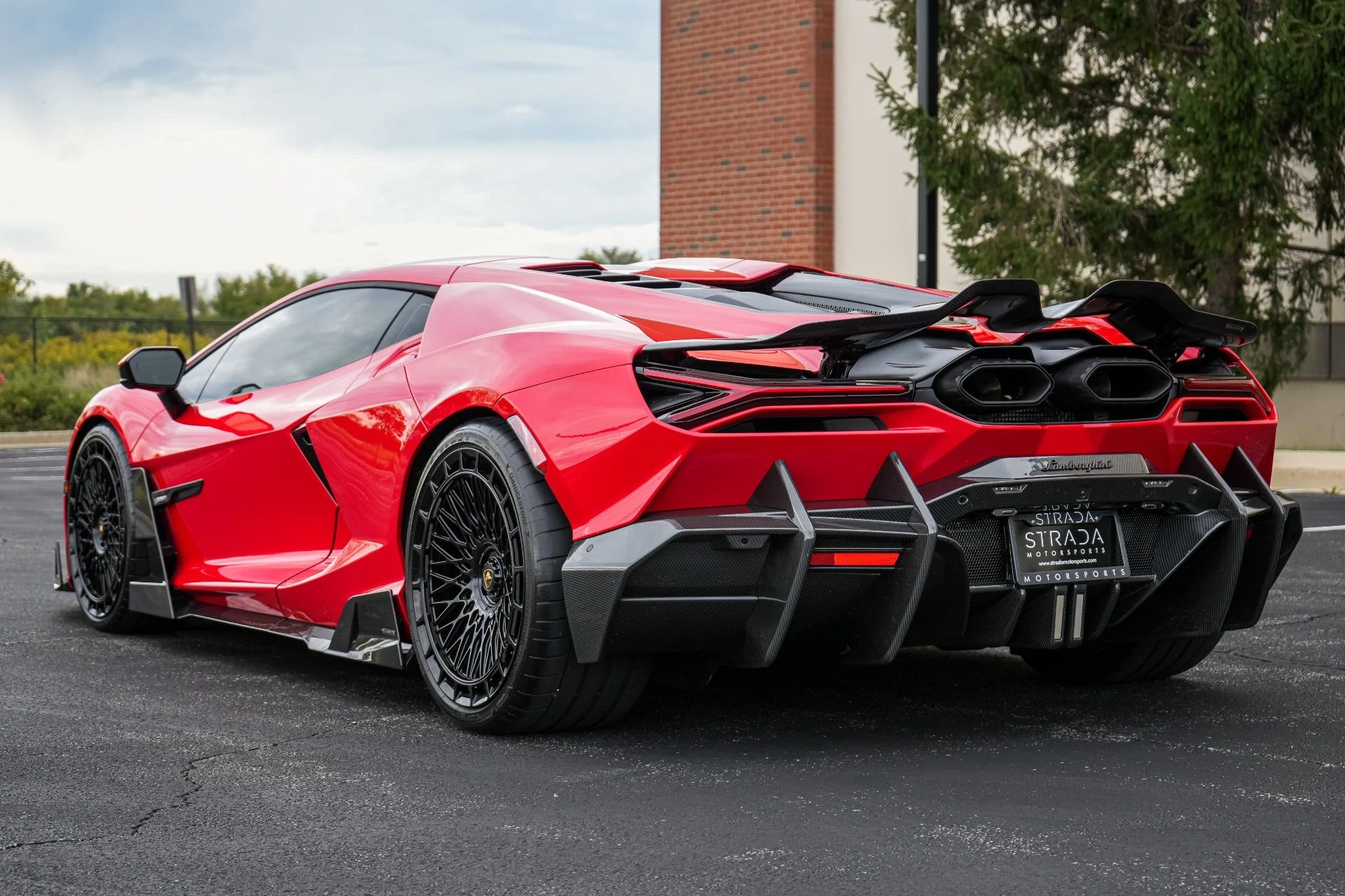 mph018_2192899242_Used_2025_Lamborghini_Revuelto_1790108001_379490972e