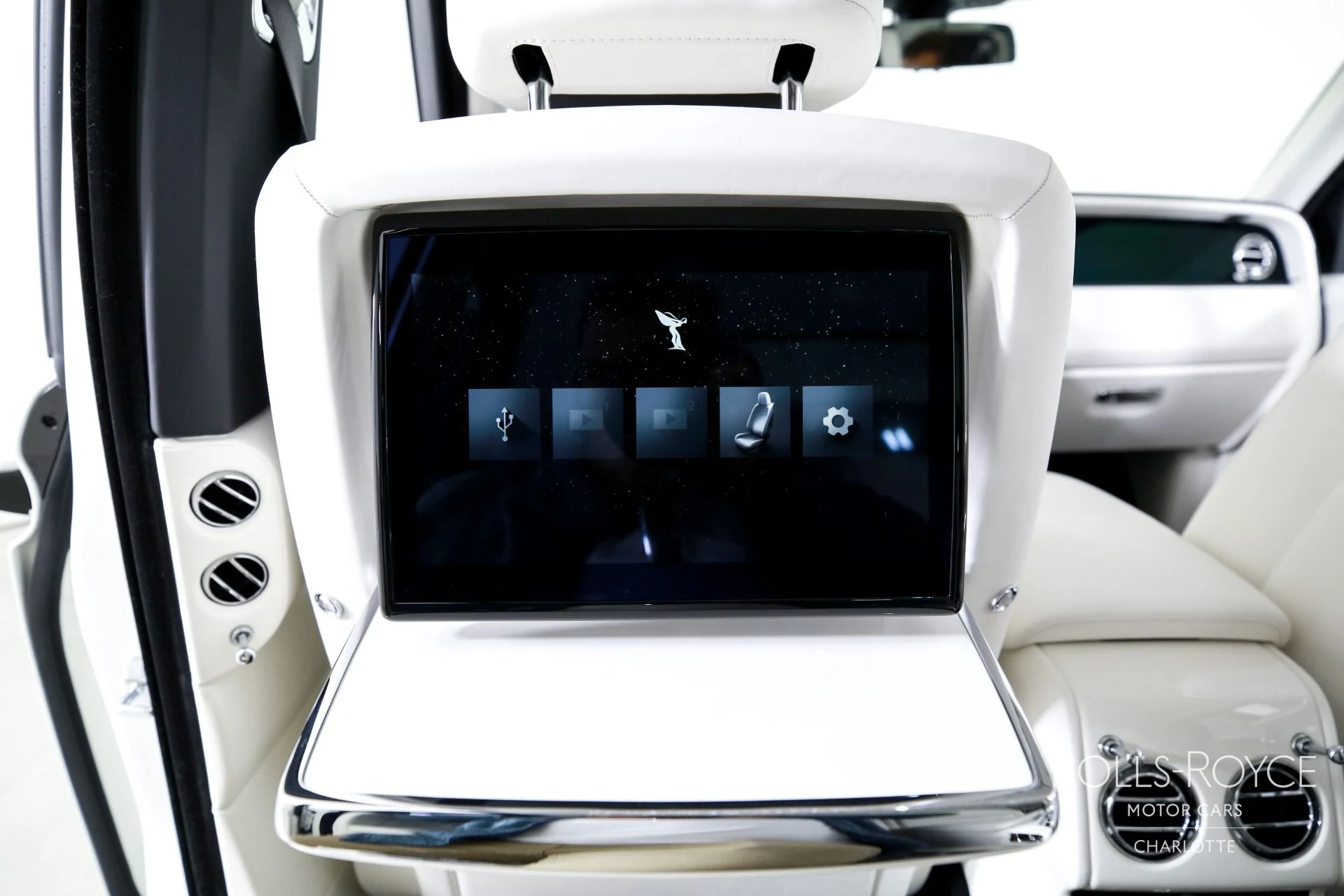 mph018_2199241165_Used_2026_Rolls_Royce_Cullinan_1769450617_363a8be758