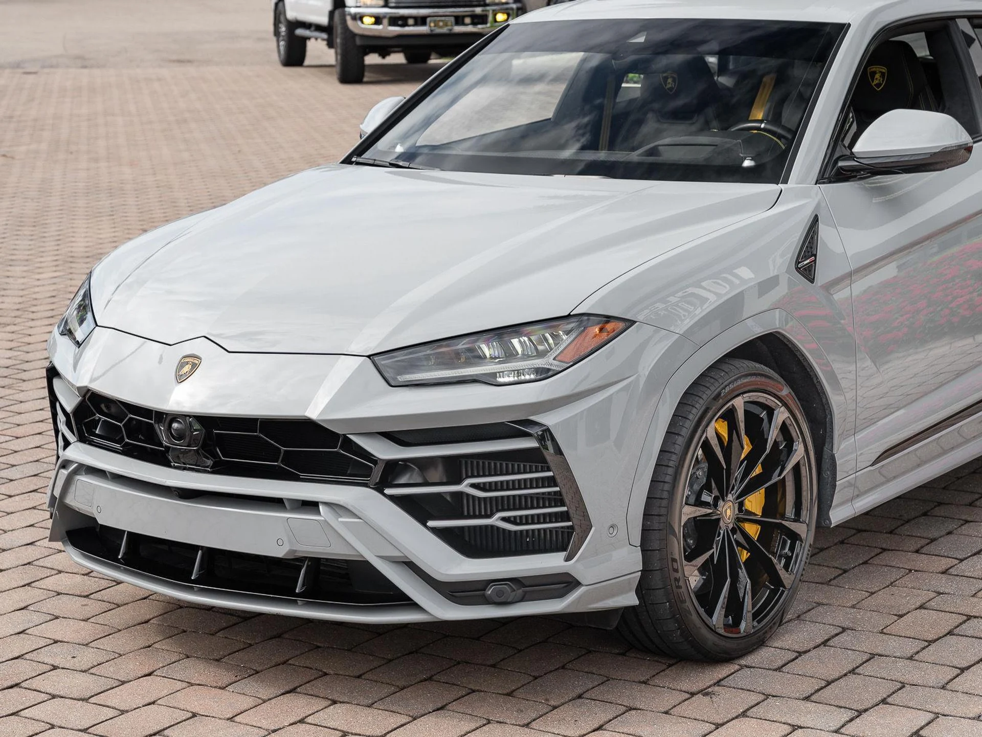 mph018_2219557863_Used_2022_Lamborghini_Urus_AWD_1777086169_0e549b7e53