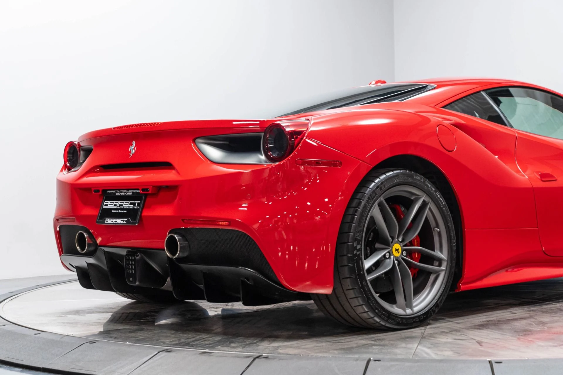 mph018_2224477650_Used_2018_Ferrari_488_GTB_1786120239_51ea8e53cf