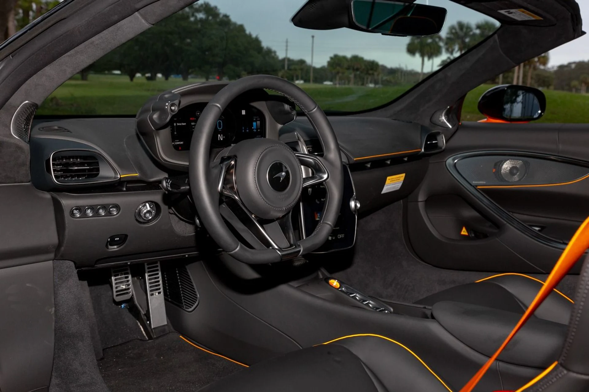 mph018_2225179535_457_p19_l_e2bbc68876