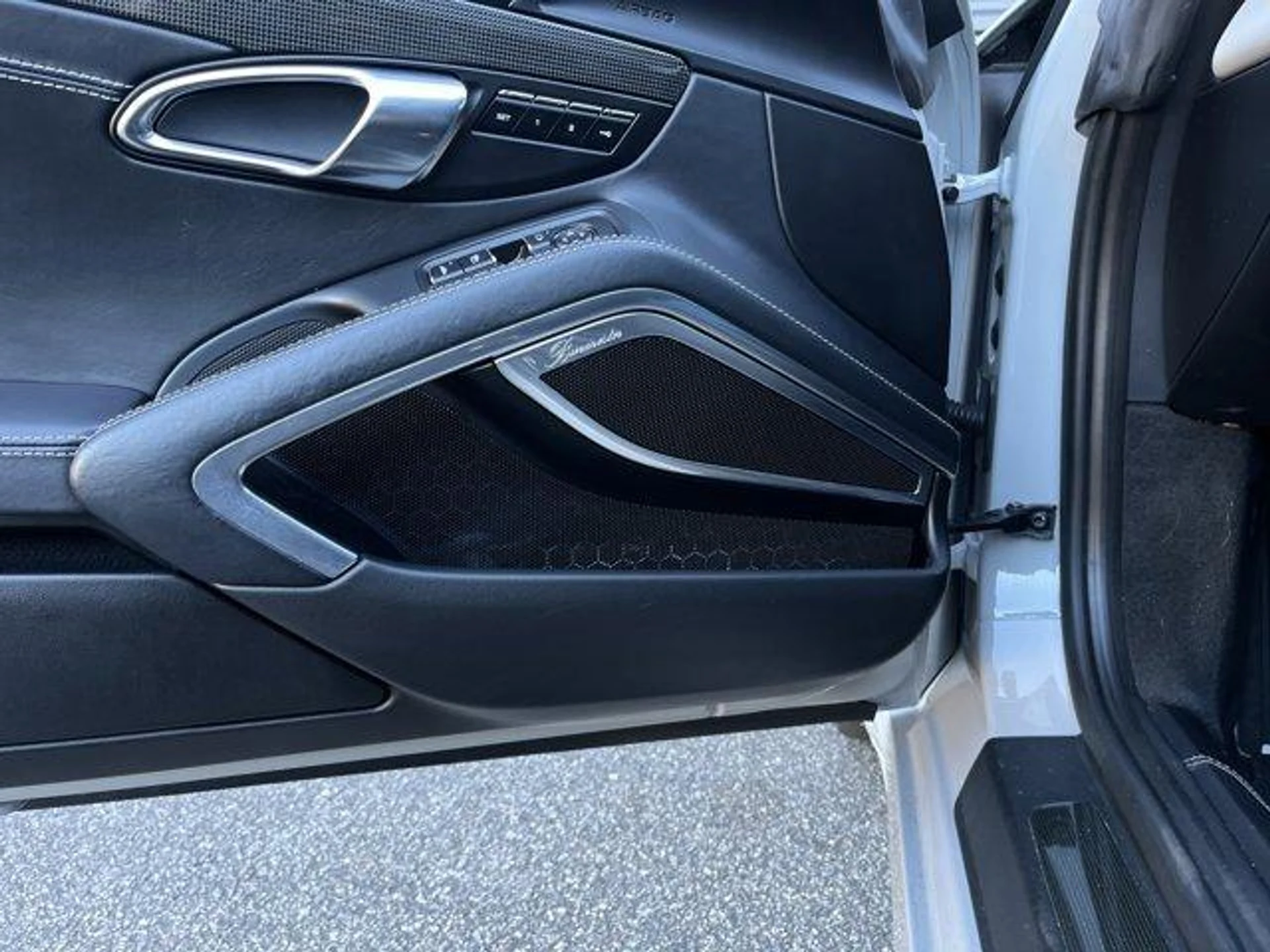 mph018_2227347425_bk_Ks6a_Ce0_Mh_Pwv3_21g_F_Qg_Mg_g_8cb61b6cba