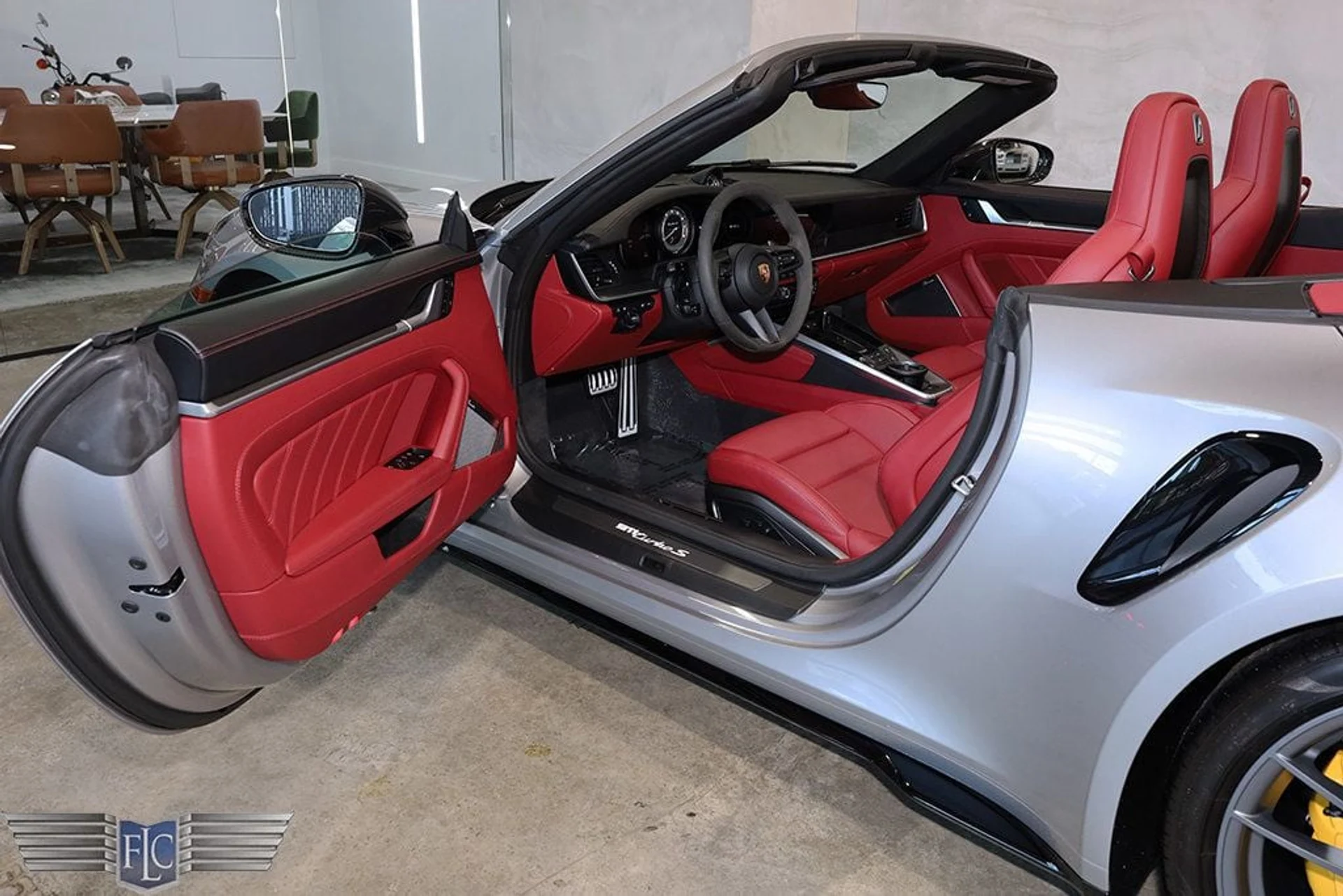 mph018_2231241428_used_2024_porsche_911_turboscabriolet_9689_22937048_19_1024_7f781cf99c