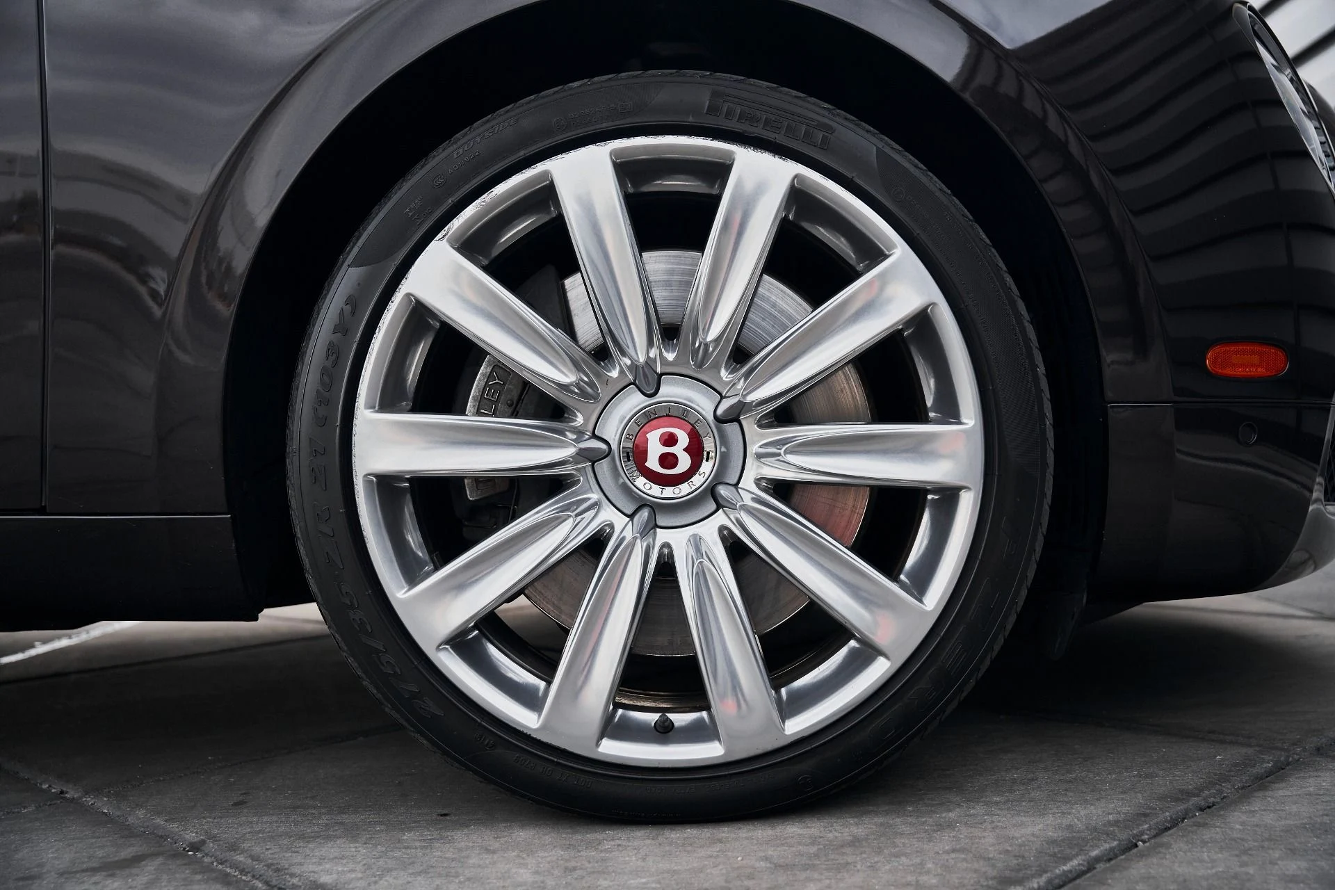 mph018_2236063500_Used_2015_Bentley_Flying_Spur_V8_1769278328_7b2c91b964