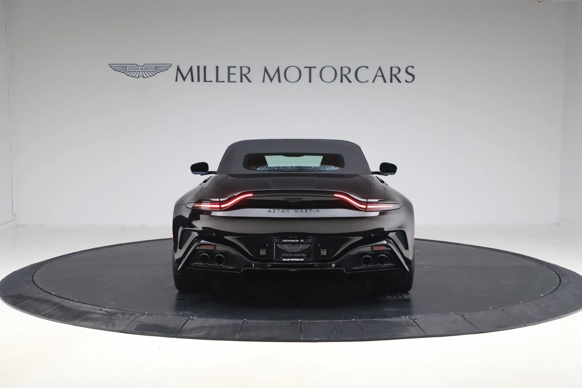 mph018_2236214823_New_2026_Aston_Martin_Vantage_Roadster_1770848011_b3a05849a6