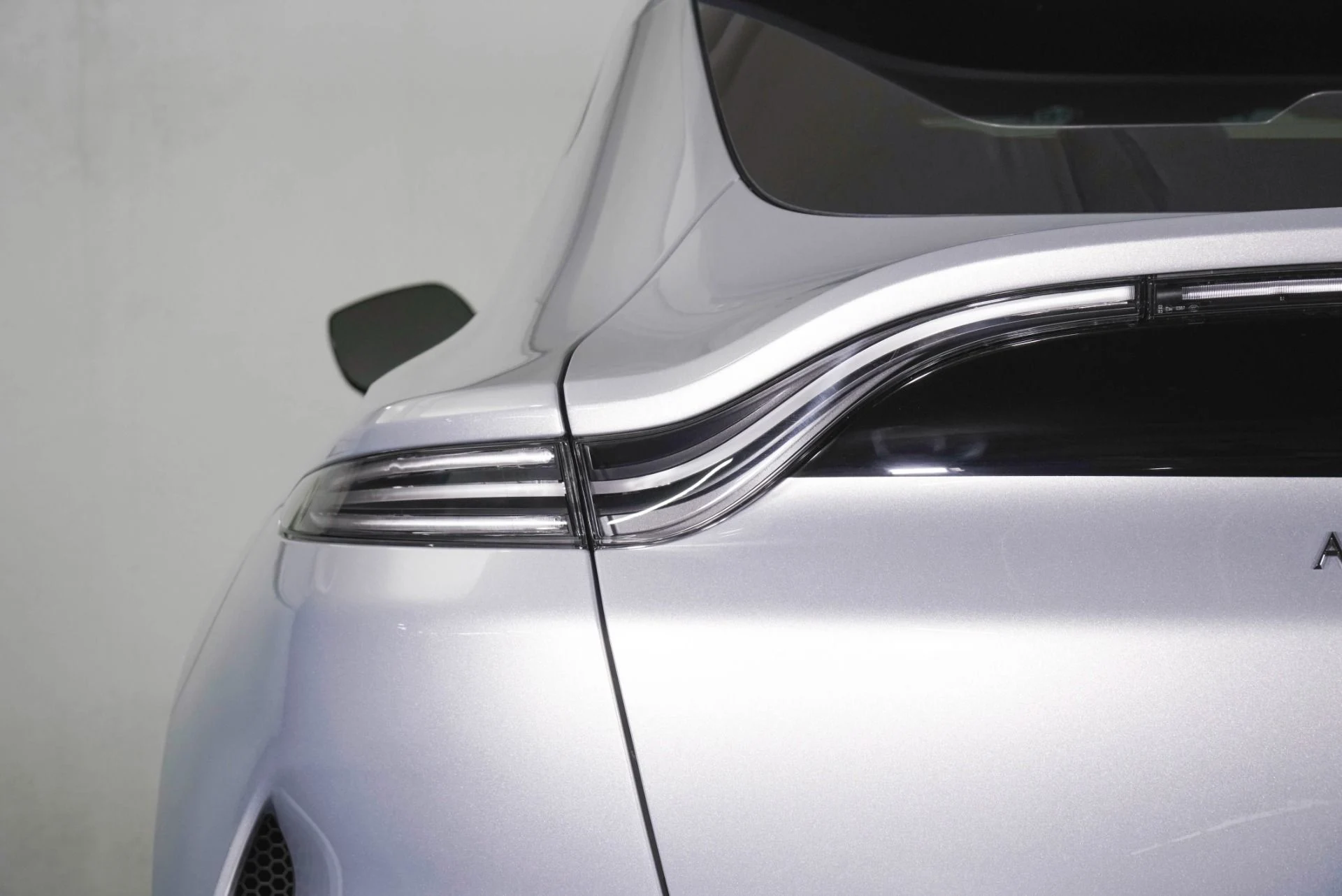 mph018_223989968_New_2026_Aston_Martin_DBX_S_1790626879_c7b8cebaf1
