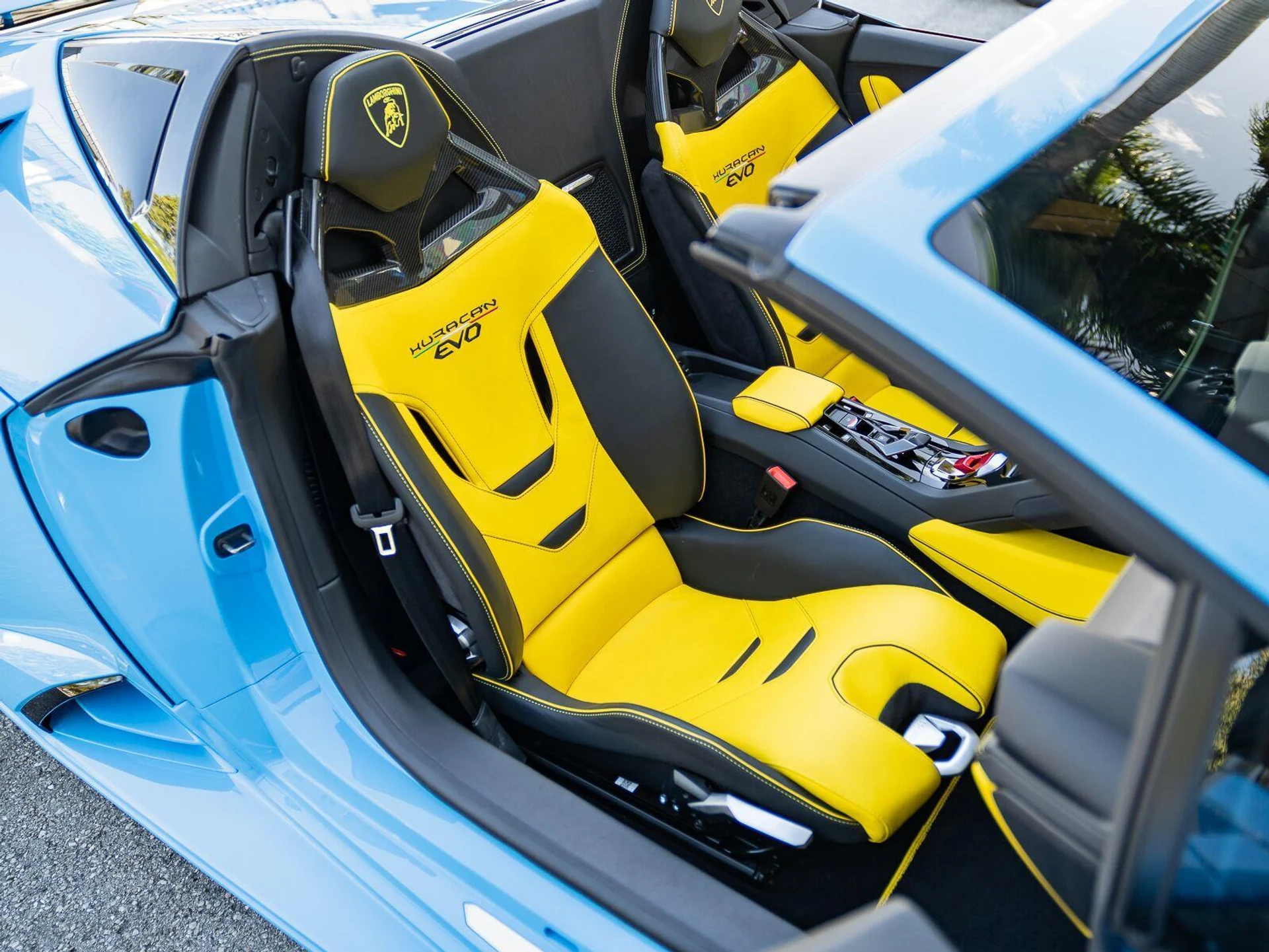 mph018_2240778509_Used_2022_Lamborghini_Huracan_EVO_Spyder_AWD_1792704190_d92380dc41