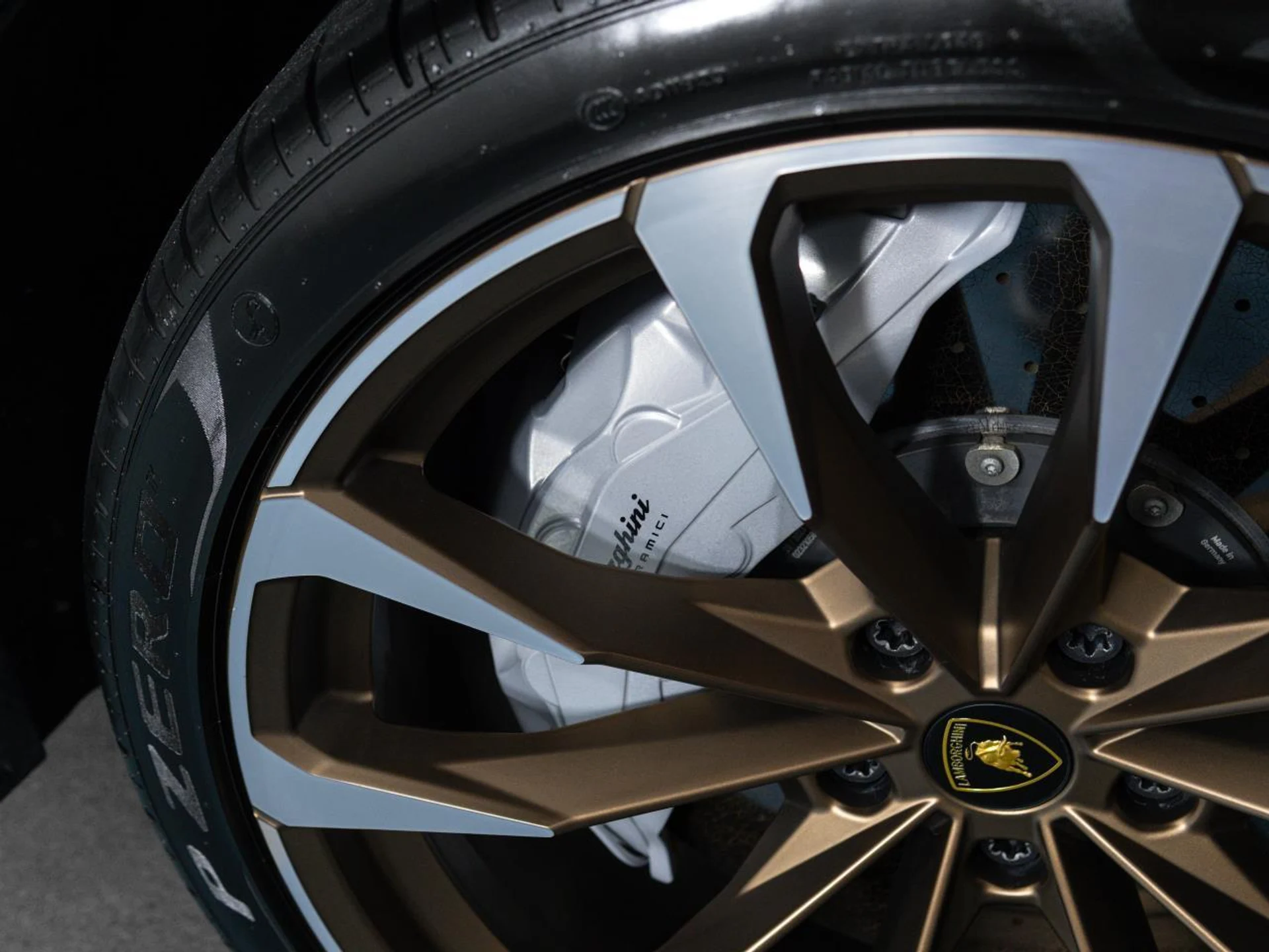 mph018_2241711332_Used_2023_Lamborghini_Urus_S_1785169230_9a5fd31441