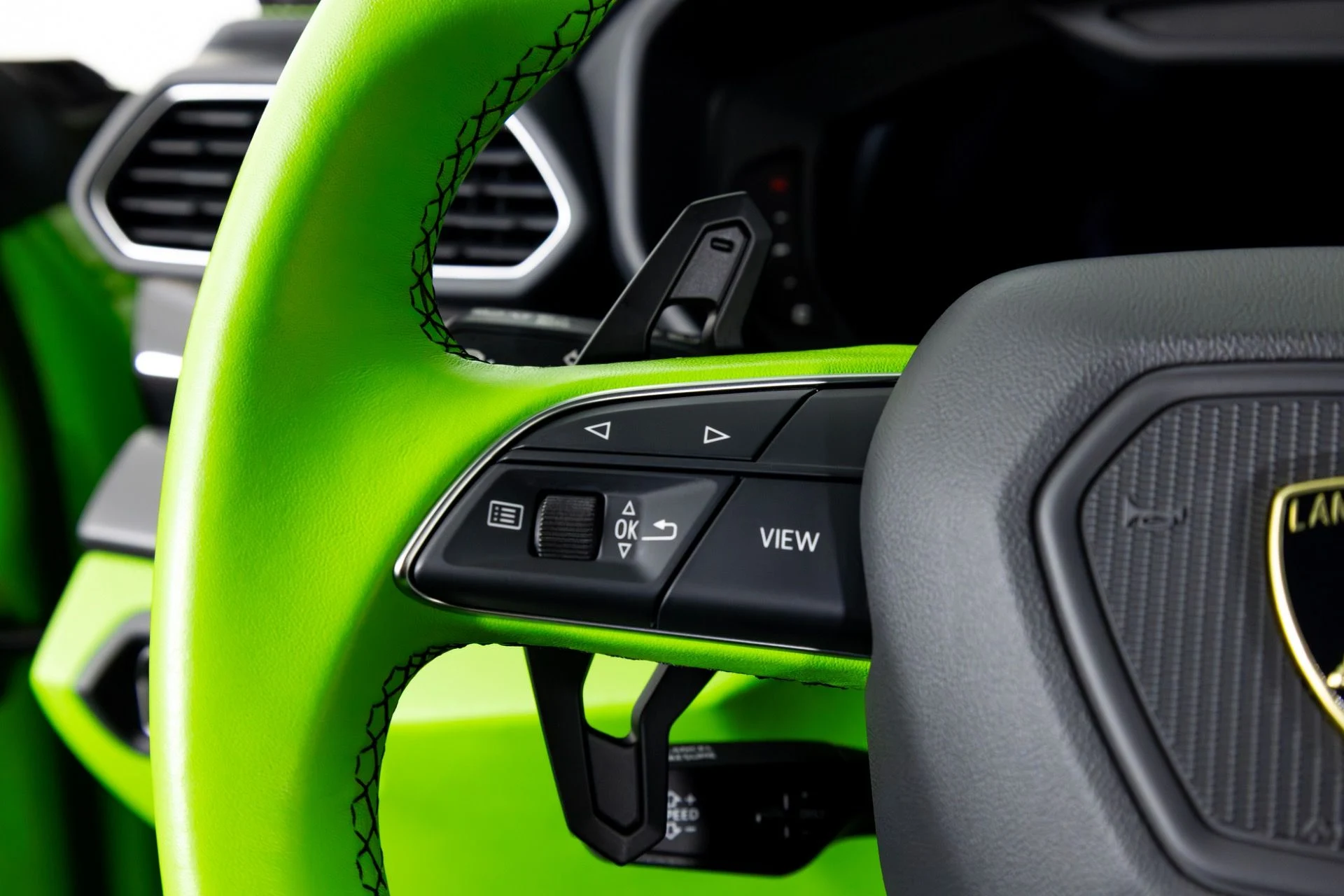 mph018_2242047976_Used_2023_Lamborghini_Urus_S_1769555052_adfef3cdb7