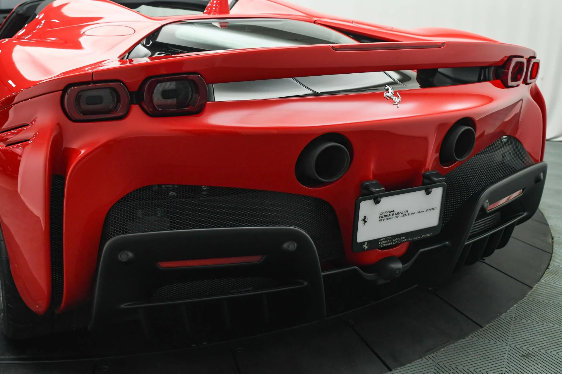 mph018_2242221746_Used_2022_Ferrari_SF_90_Spider_1753776155_29873e9ade