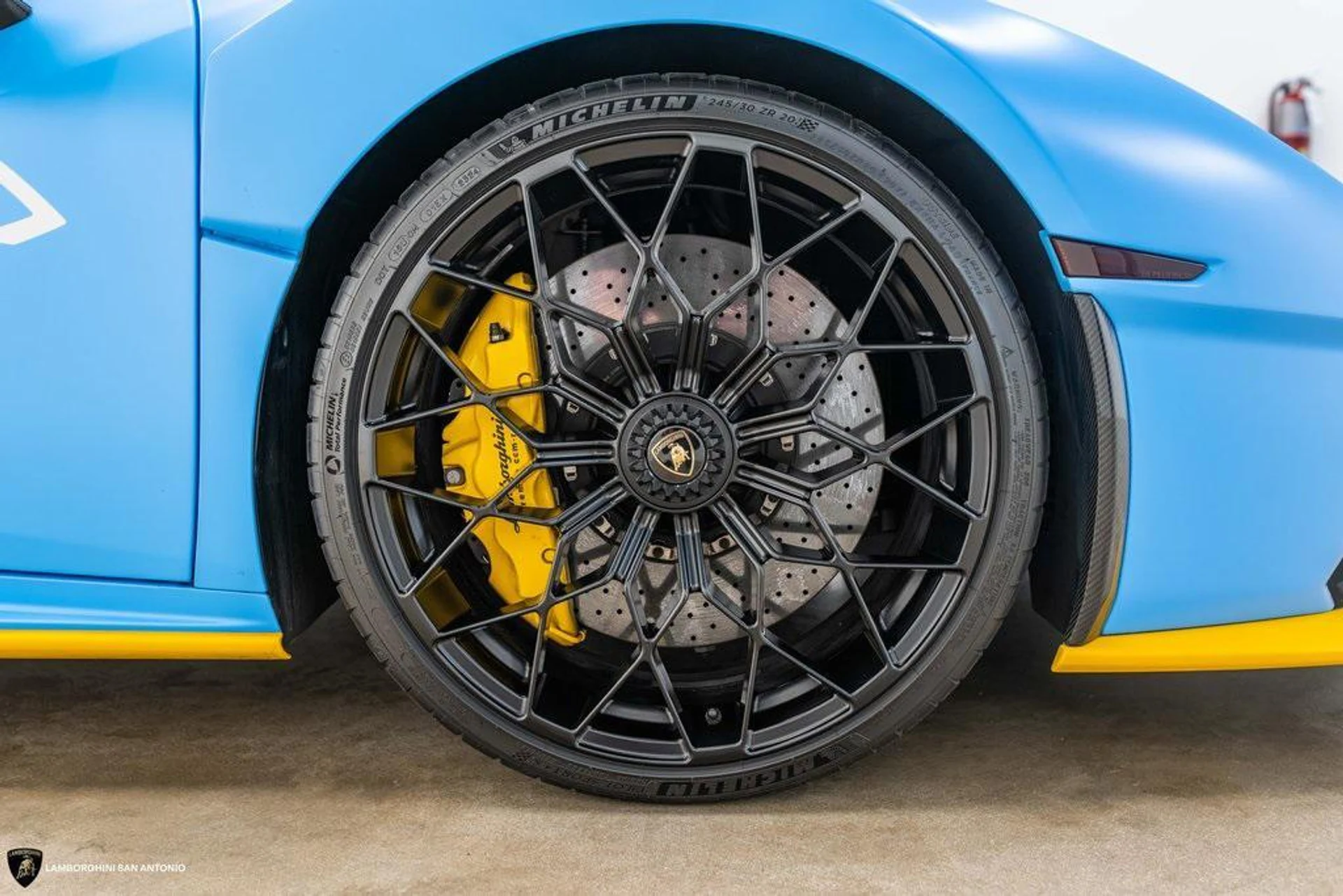 mph018_2243274473_m_L_Ffe_Lj_Yr_T3c_G_Xg_E3j_X_Xb_XR_Wsbs_ea5cae5d43