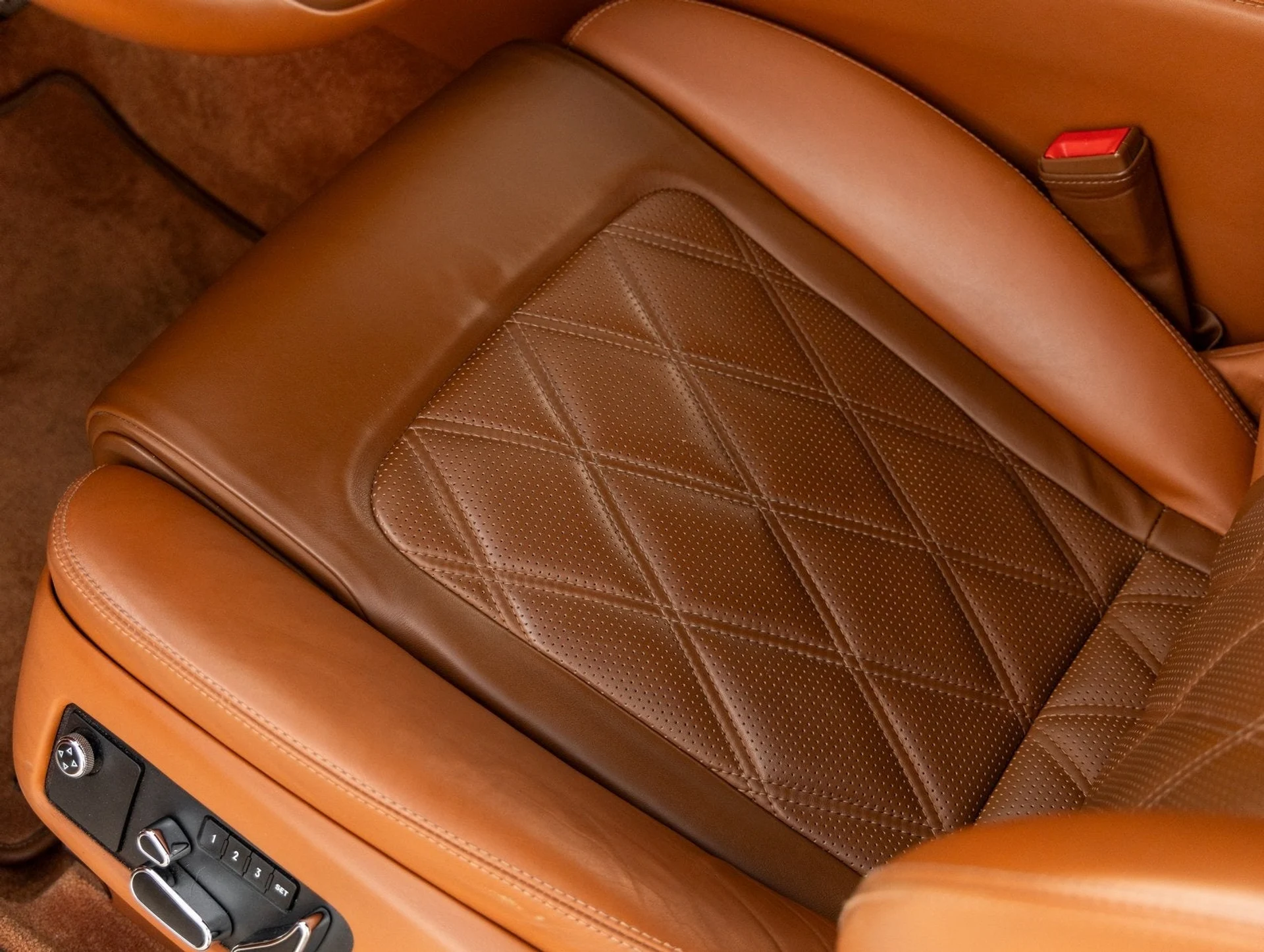 mph018_2243795657_19_1371f40c41