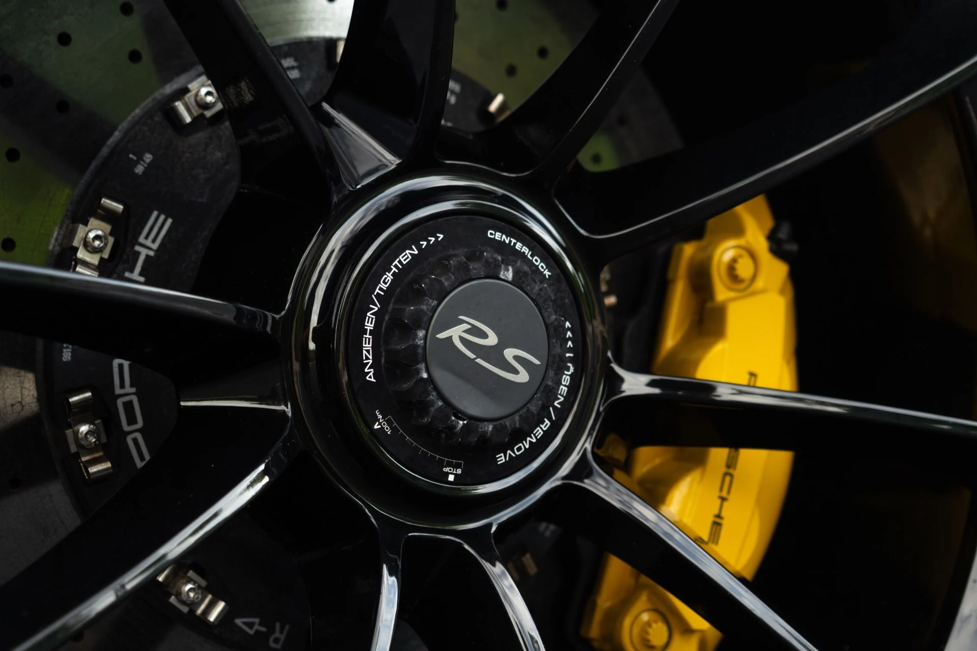 mph018_2247211354_Used_2016_Porsche_911_GT_3_RS_1761756649_be8c390f16