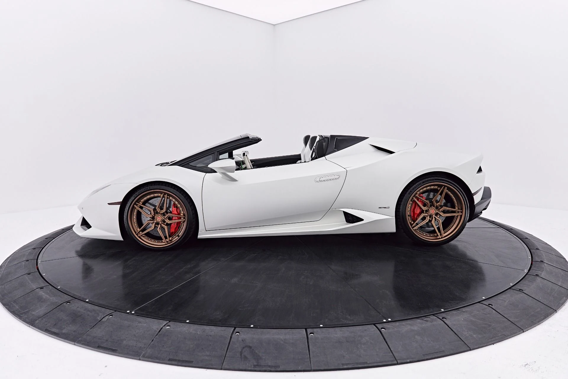mph018_226107316_Used_2017_Lamborghini_Huracan_1786741675_bebe767e94