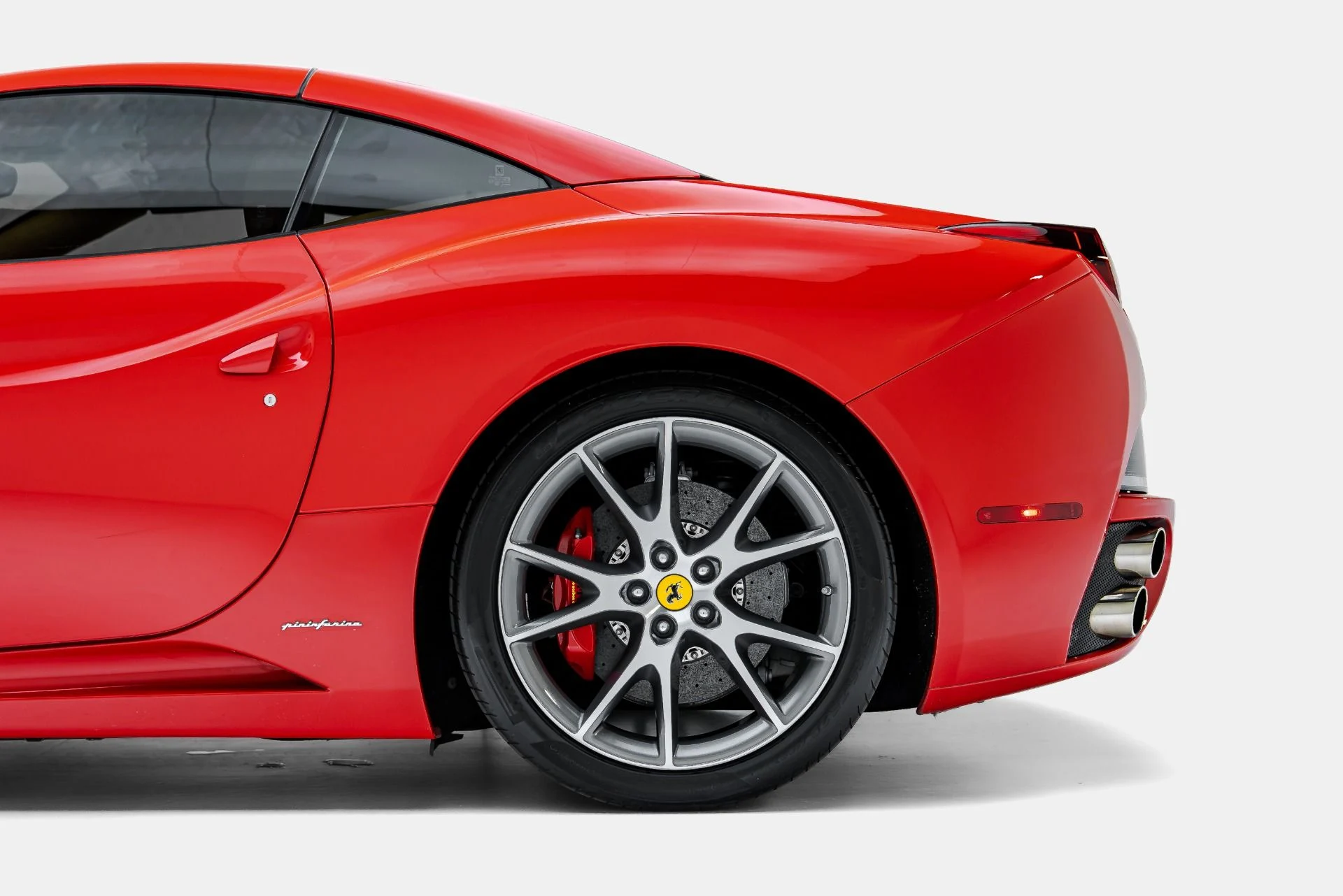 mph018_2275259289_Used_2011_Ferrari_California_1793140840_0d937e3133