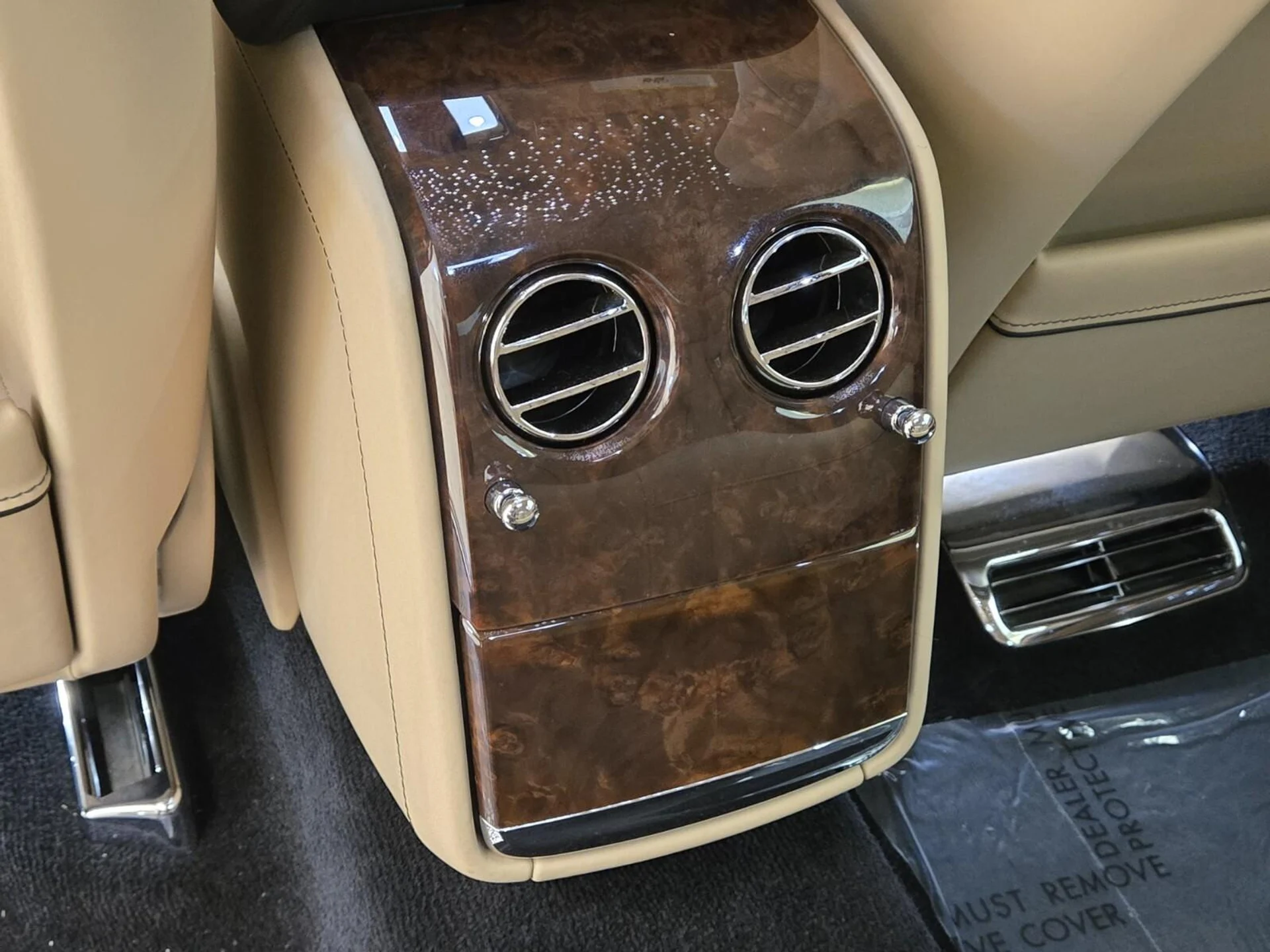 mph018_2279117508_Used_2020_Rolls_Royce_Phantom_1759993948_80145224b7