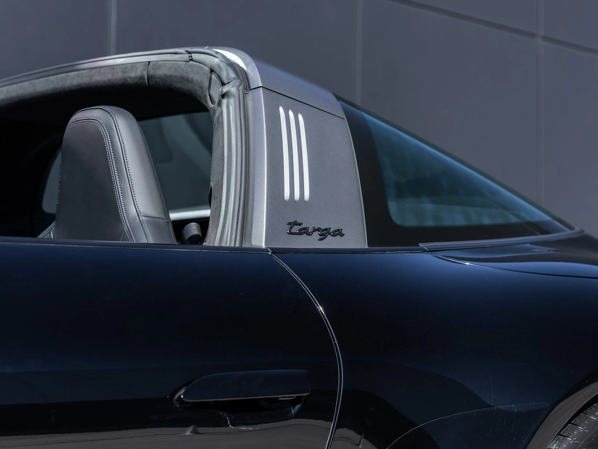 mph018_2292188553_19_656f5badb0