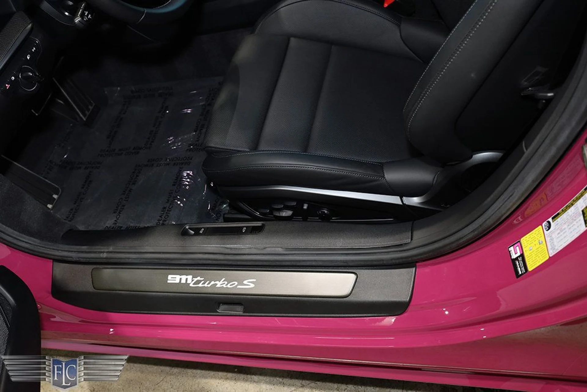 mph018_2292972227_used_2024_porsche_911_turboscabriolet_9689_22977527_19_1024_2422afca82