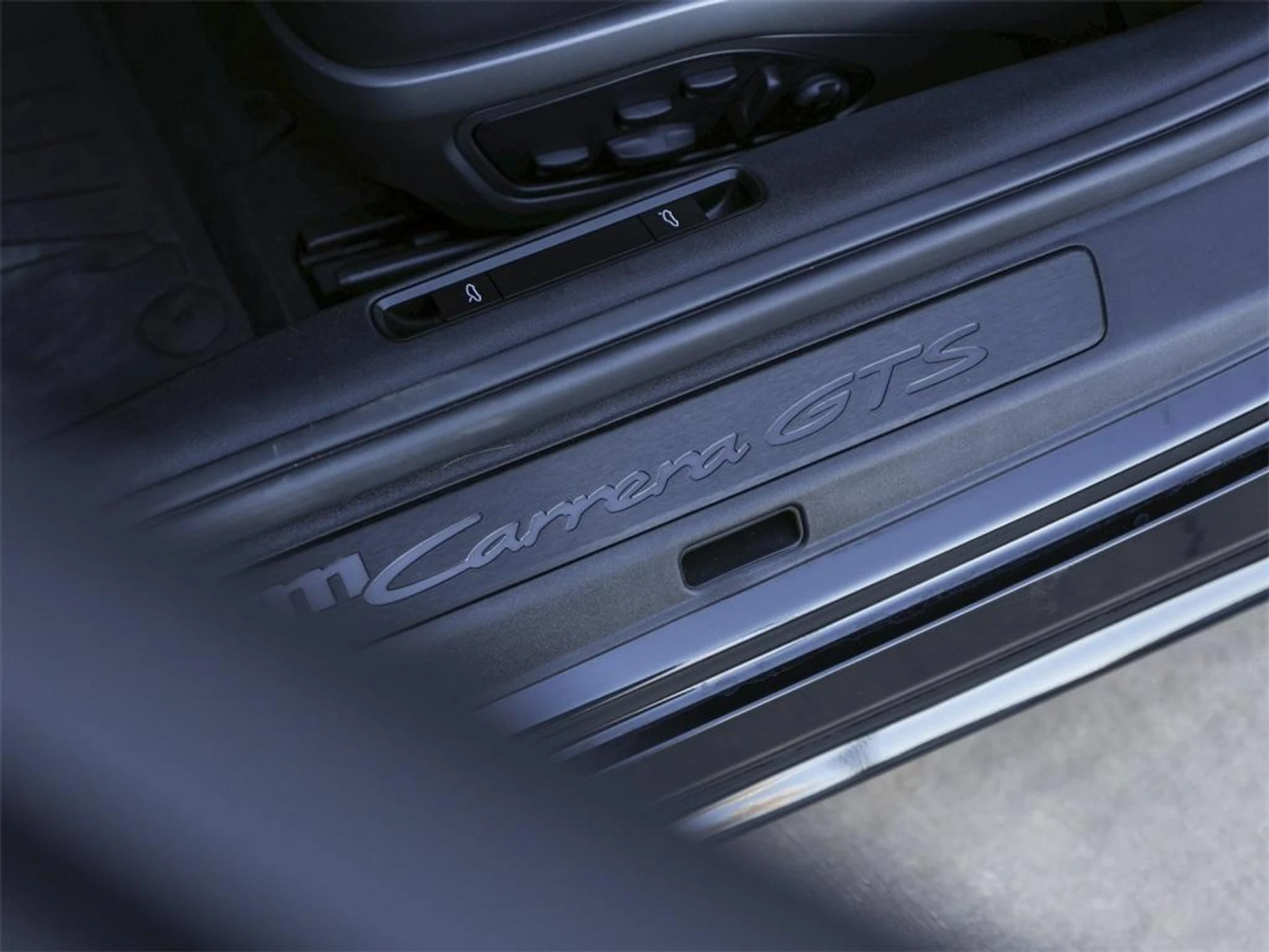 mph018_2297925662_9886c_Y_Xe7h_Jfa_UD_Eftn_A0q3w2_Bw_1e1238723c