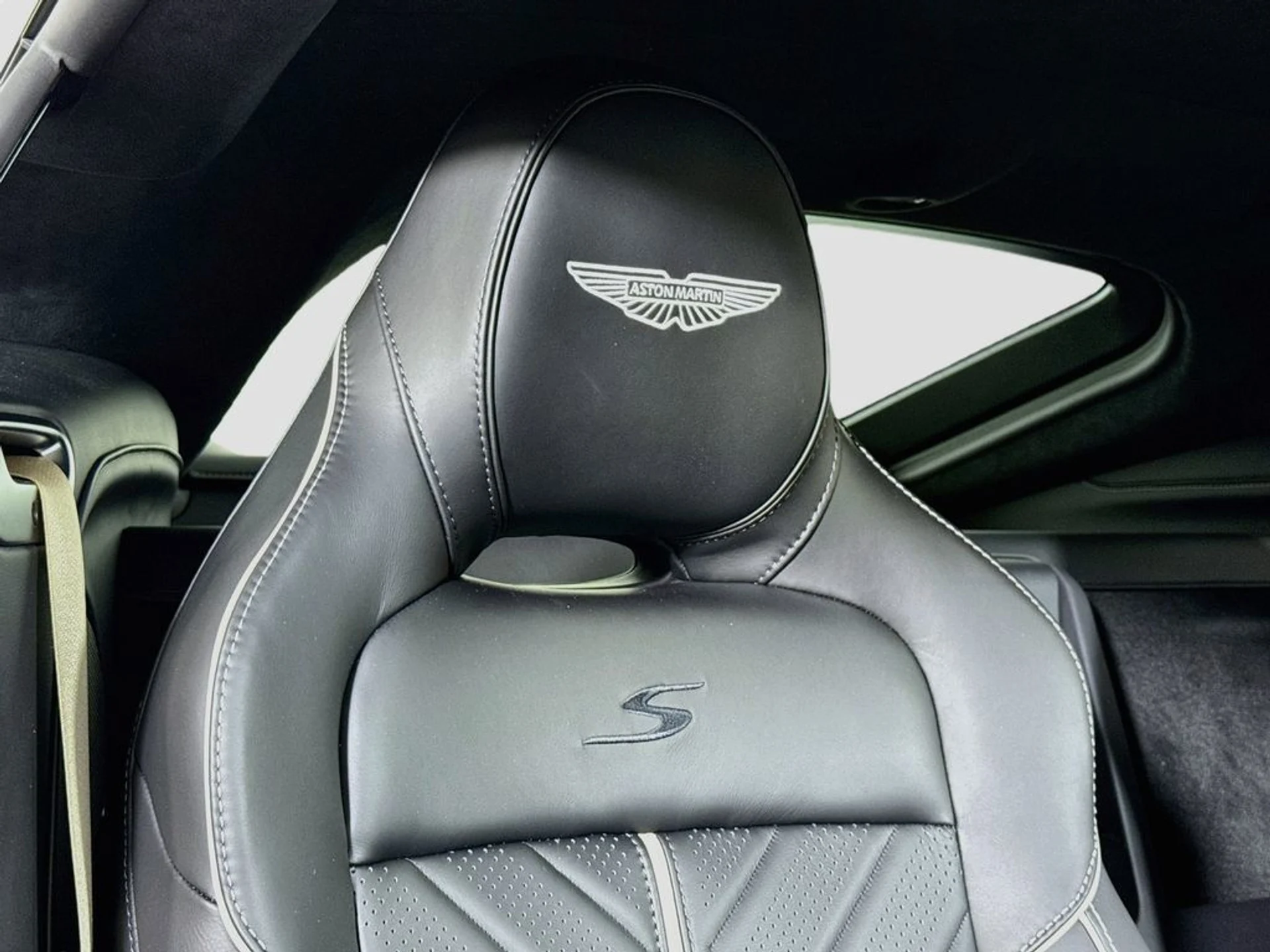mph018_2305559523_new_2026_aston_martin_vantage_scoupe_11350_23067157_19_1024_e313375040